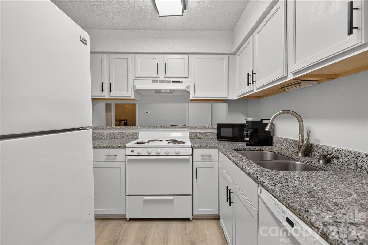1608 Sharon Road 47 Property Photo 4