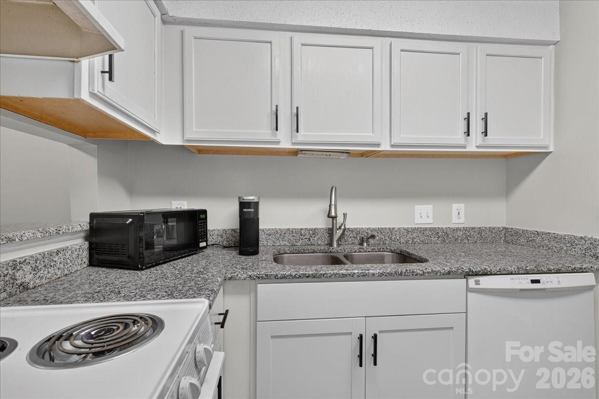 1608 Sharon Road 47 Property Photo 6