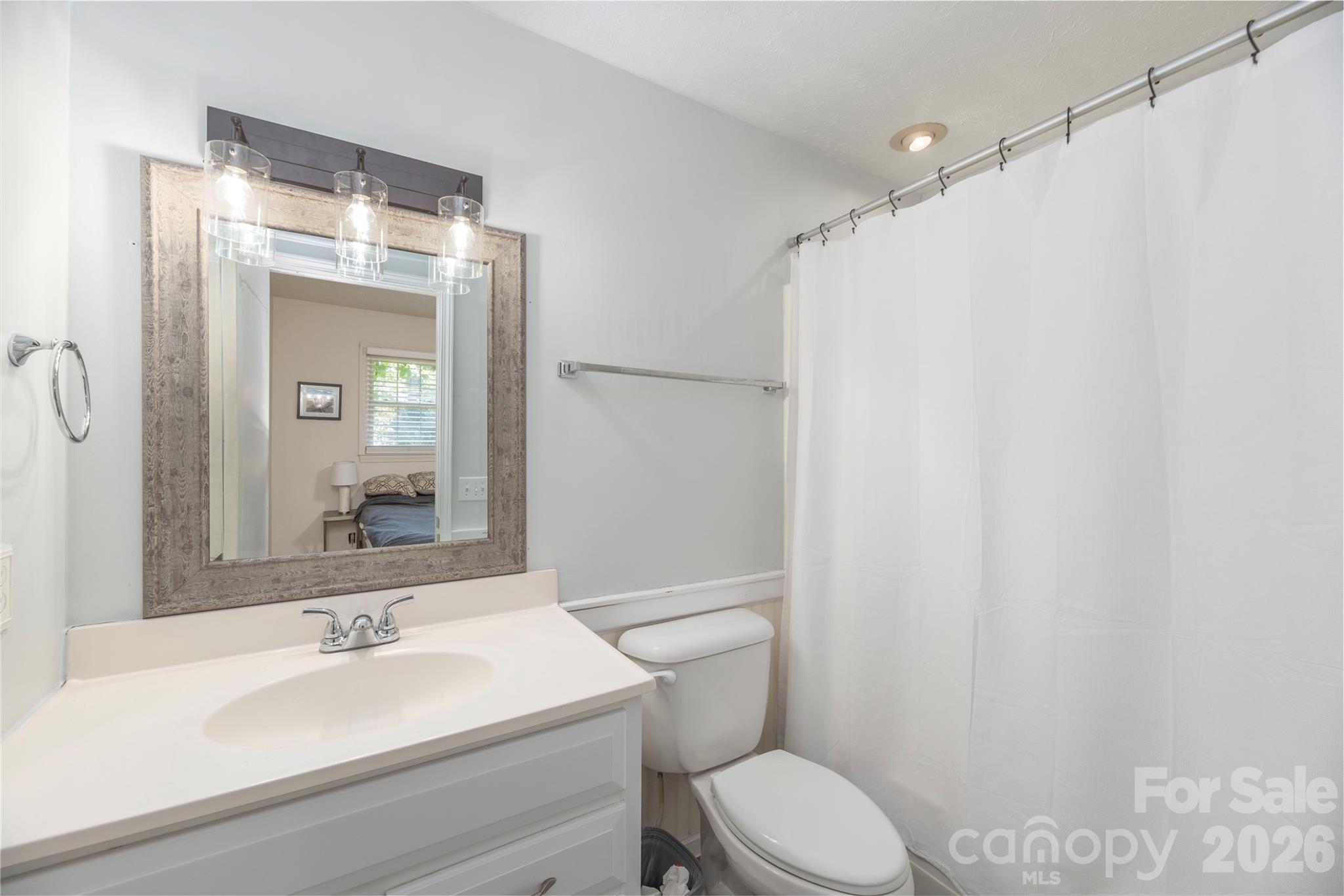 142 Whisperwood Drive 19 Property Photo 6