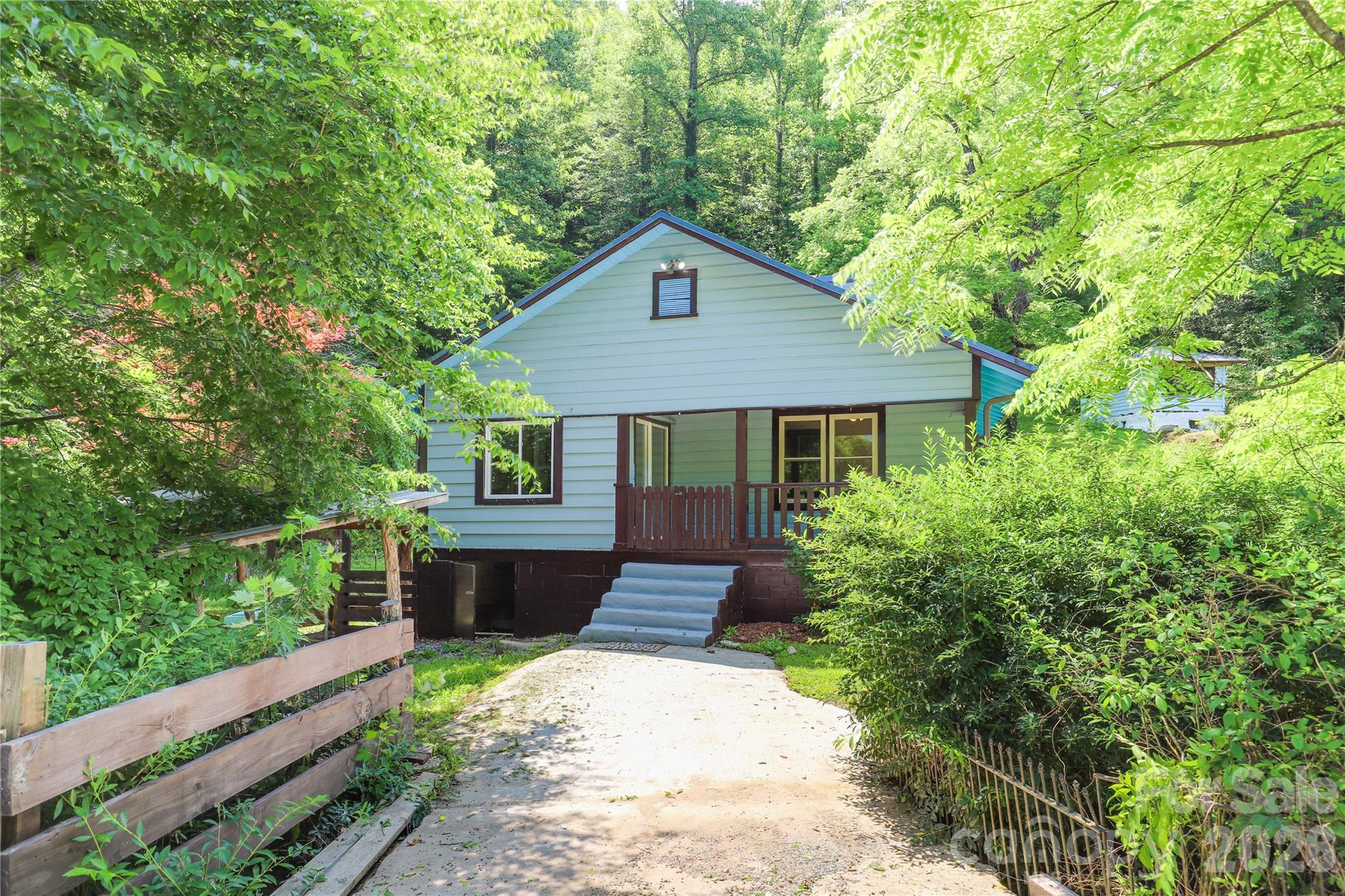 435 Mountain Cove Road Property Photo 2