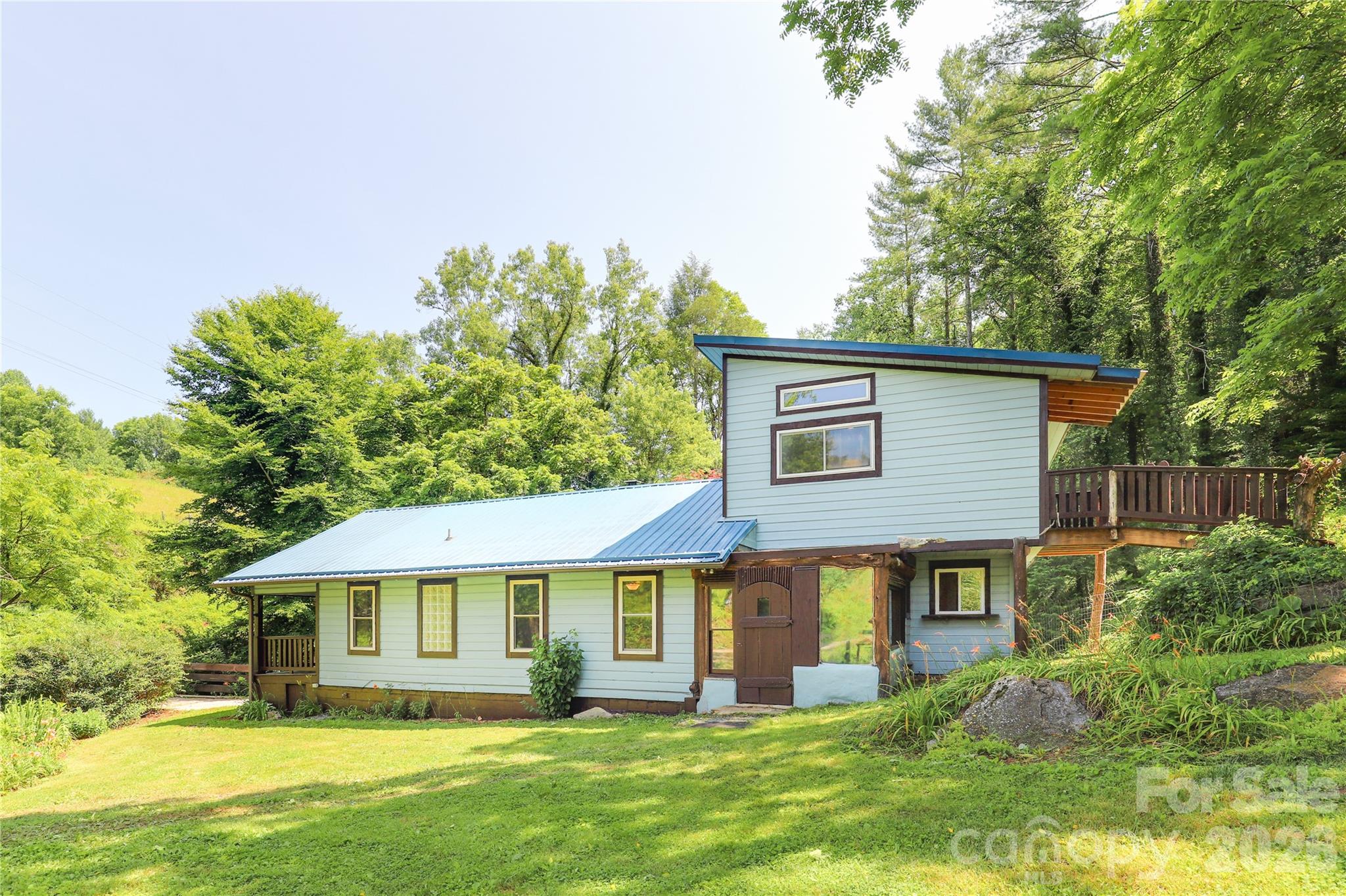 435 Mountain Cove Road Property Photo 3