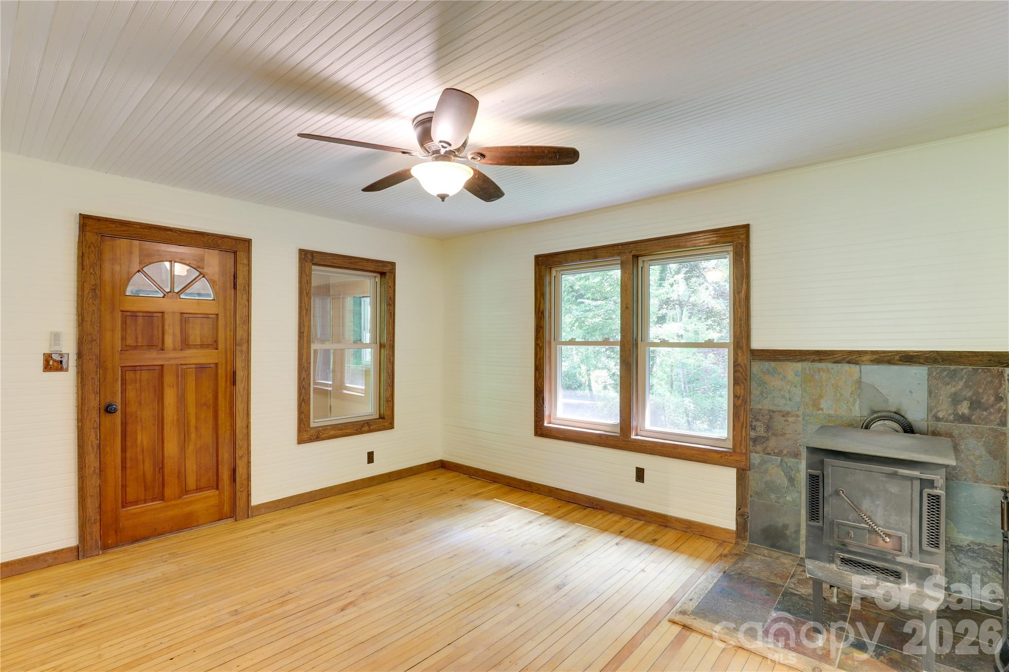 435 Mountain Cove Road Property Photo 8
