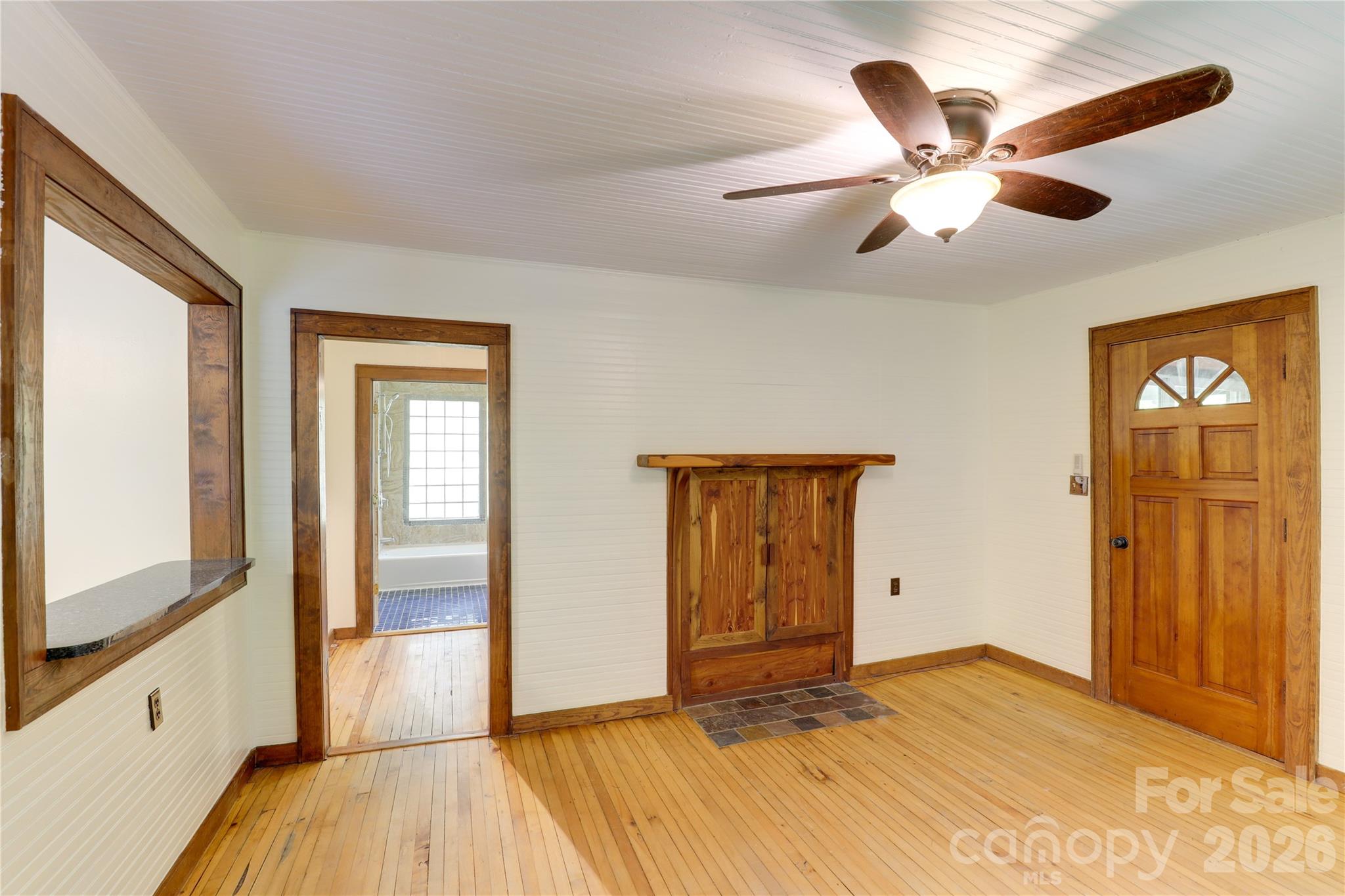 435 Mountain Cove Road Property Photo 10