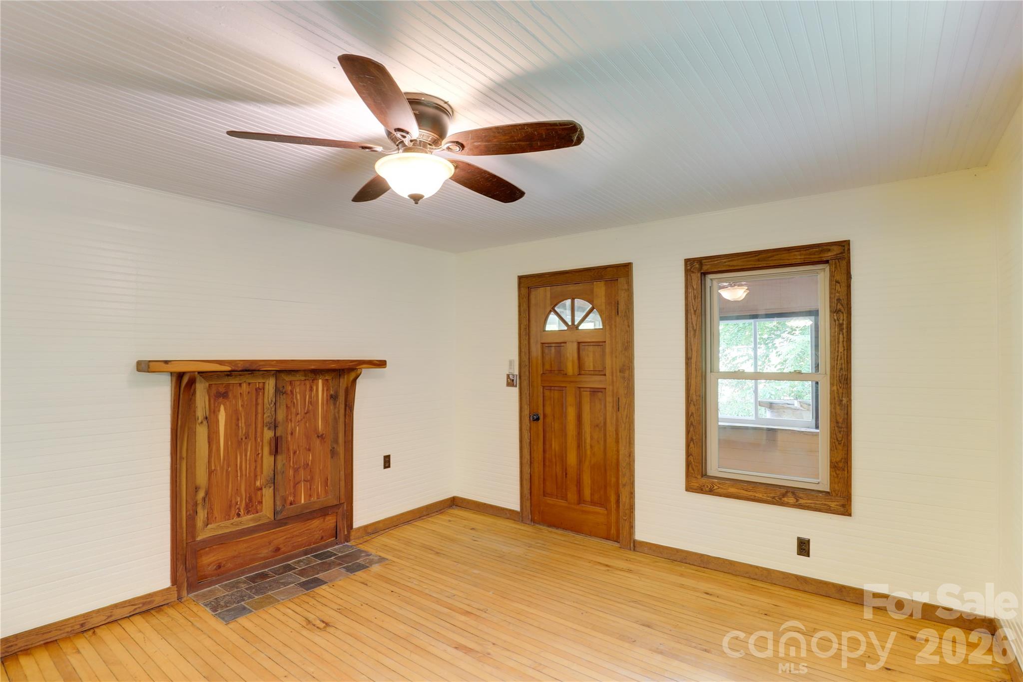 435 Mountain Cove Road Property Photo 11
