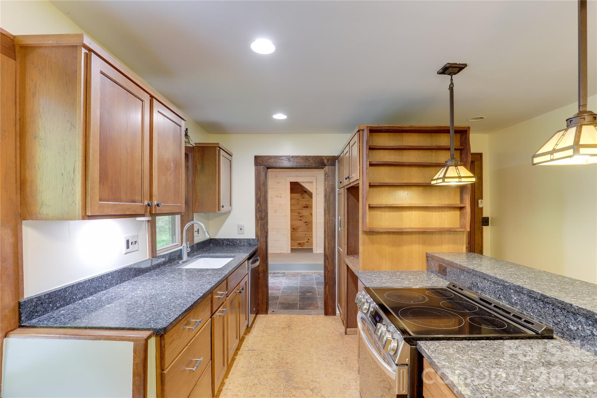 435 Mountain Cove Road Property Photo 12