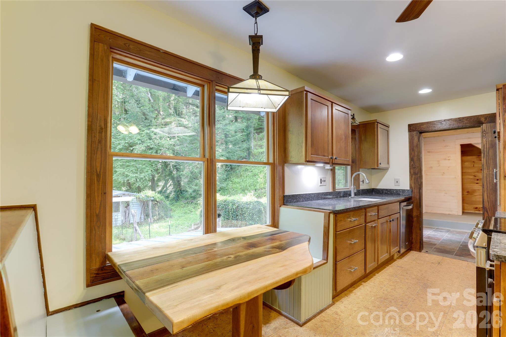 435 Mountain Cove Road Property Photo 16