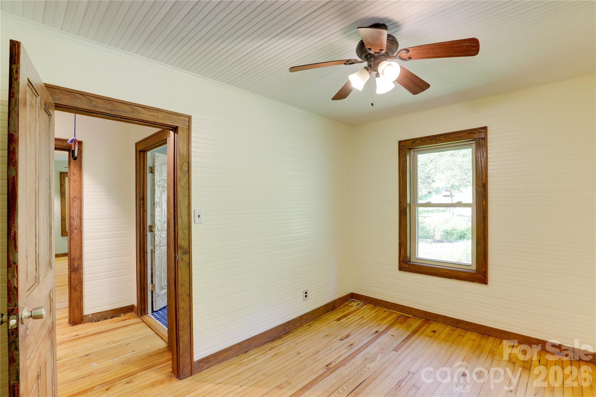 435 Mountain Cove Road Property Photo 23
