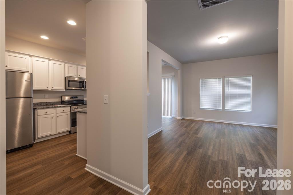 142 S Bell Avenue Property Photo 8