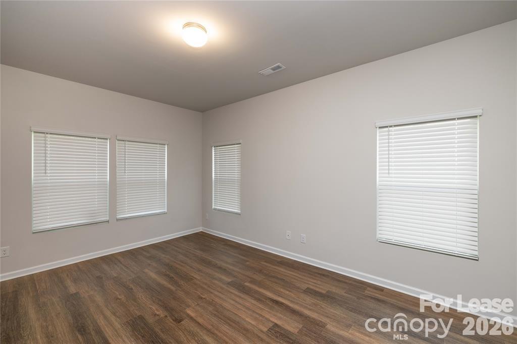 142 S Bell Avenue Property Photo 9