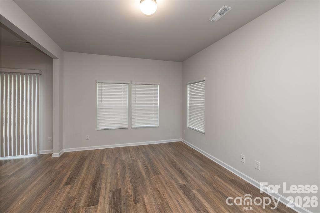 142 S Bell Avenue Property Photo 10