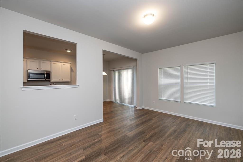 142 S Bell Avenue Property Photo 11