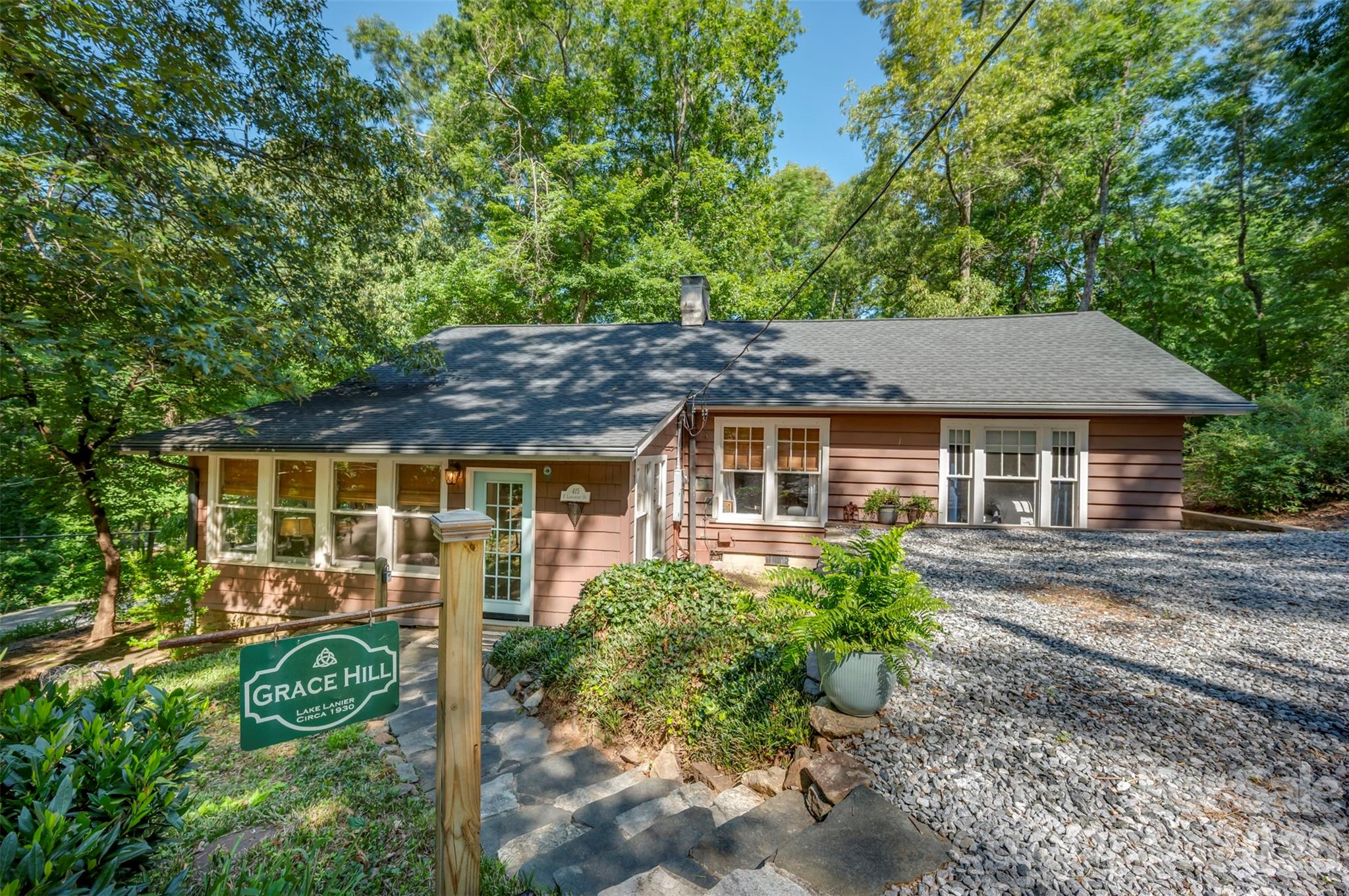 415 E Lakeshore Drive Property Photo 1