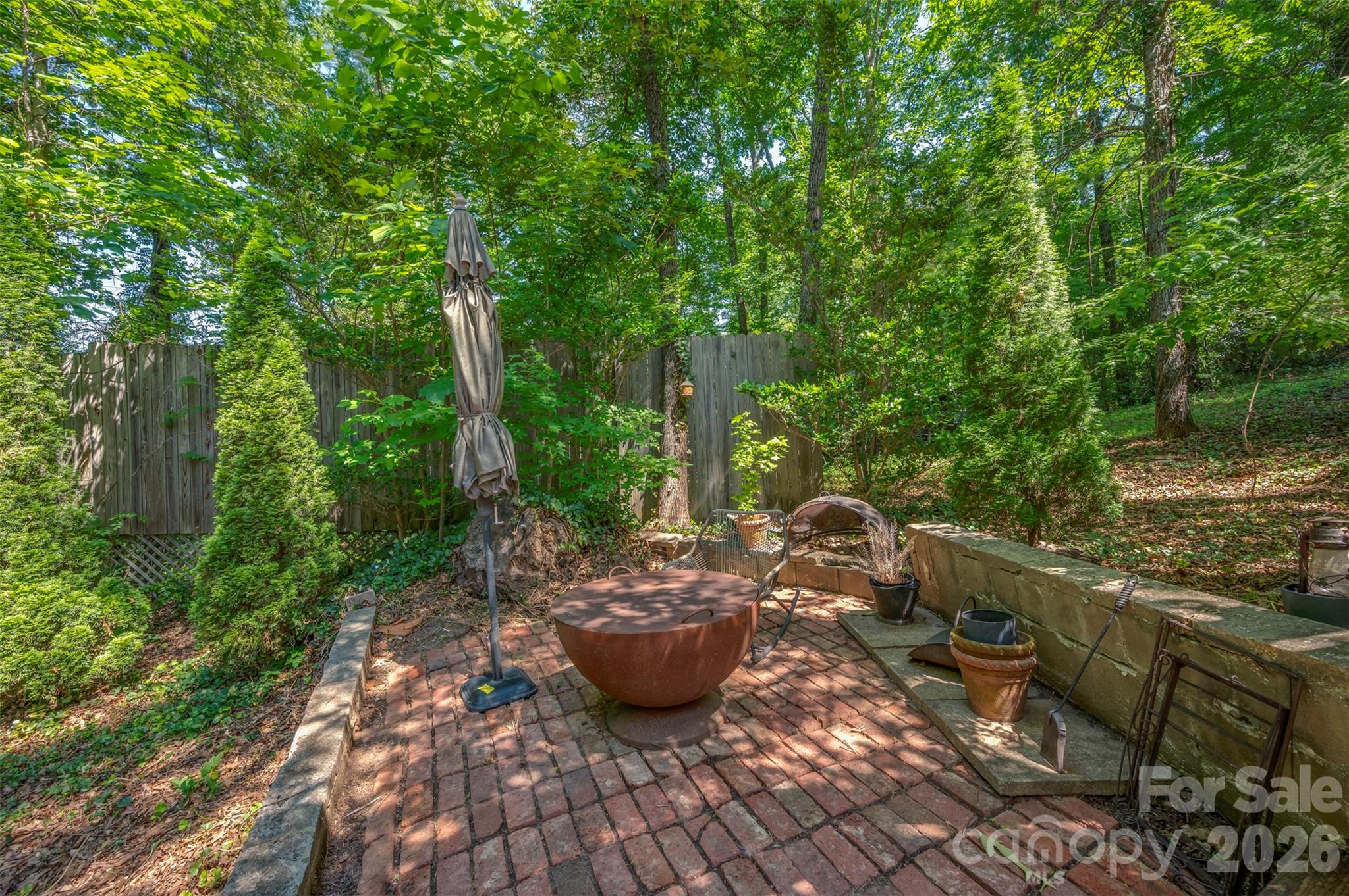 415 E Lakeshore Drive Property Photo 28