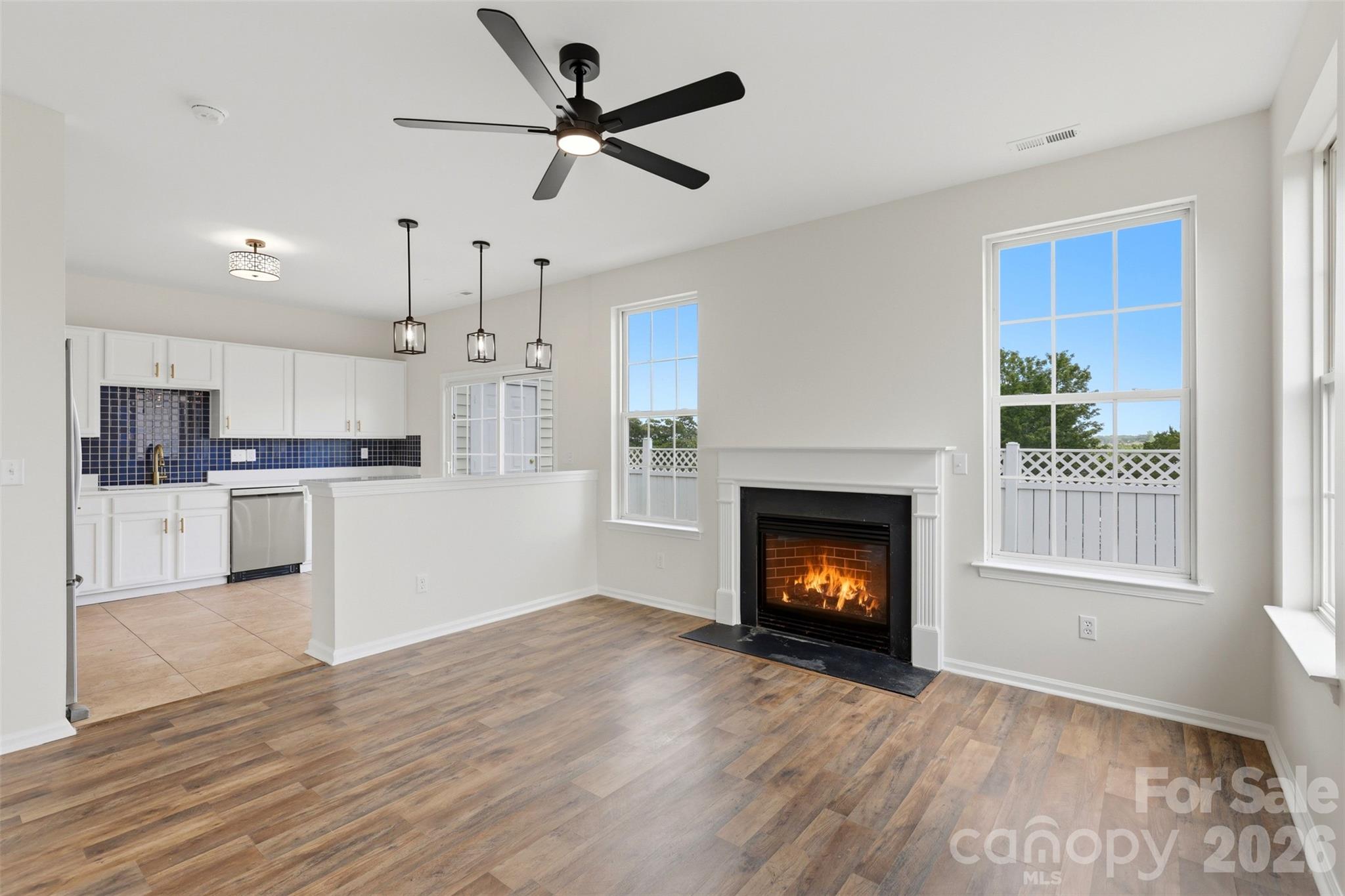 7593 Bluff Point Lane Property Photo 10