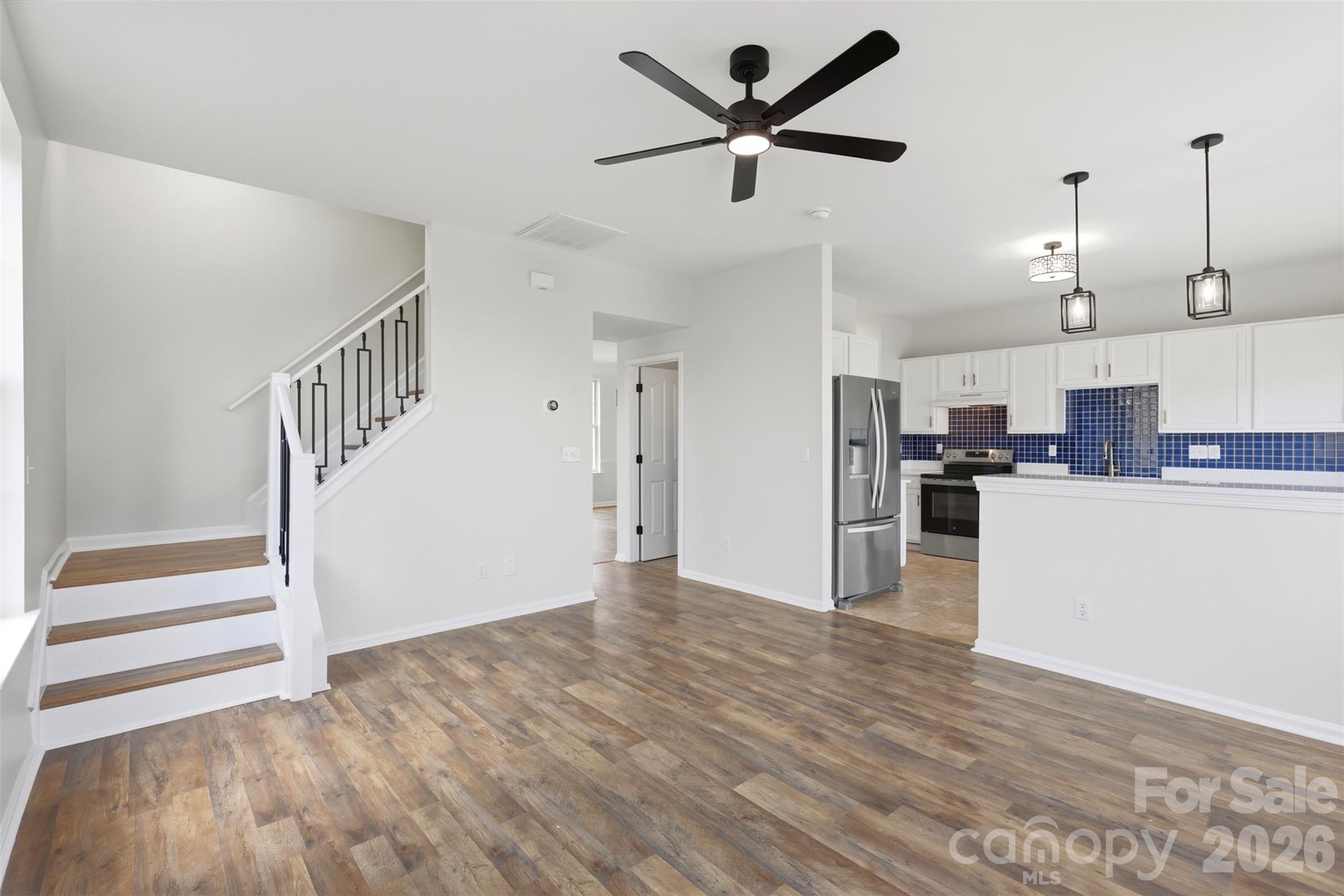 7593 Bluff Point Lane Property Photo 12