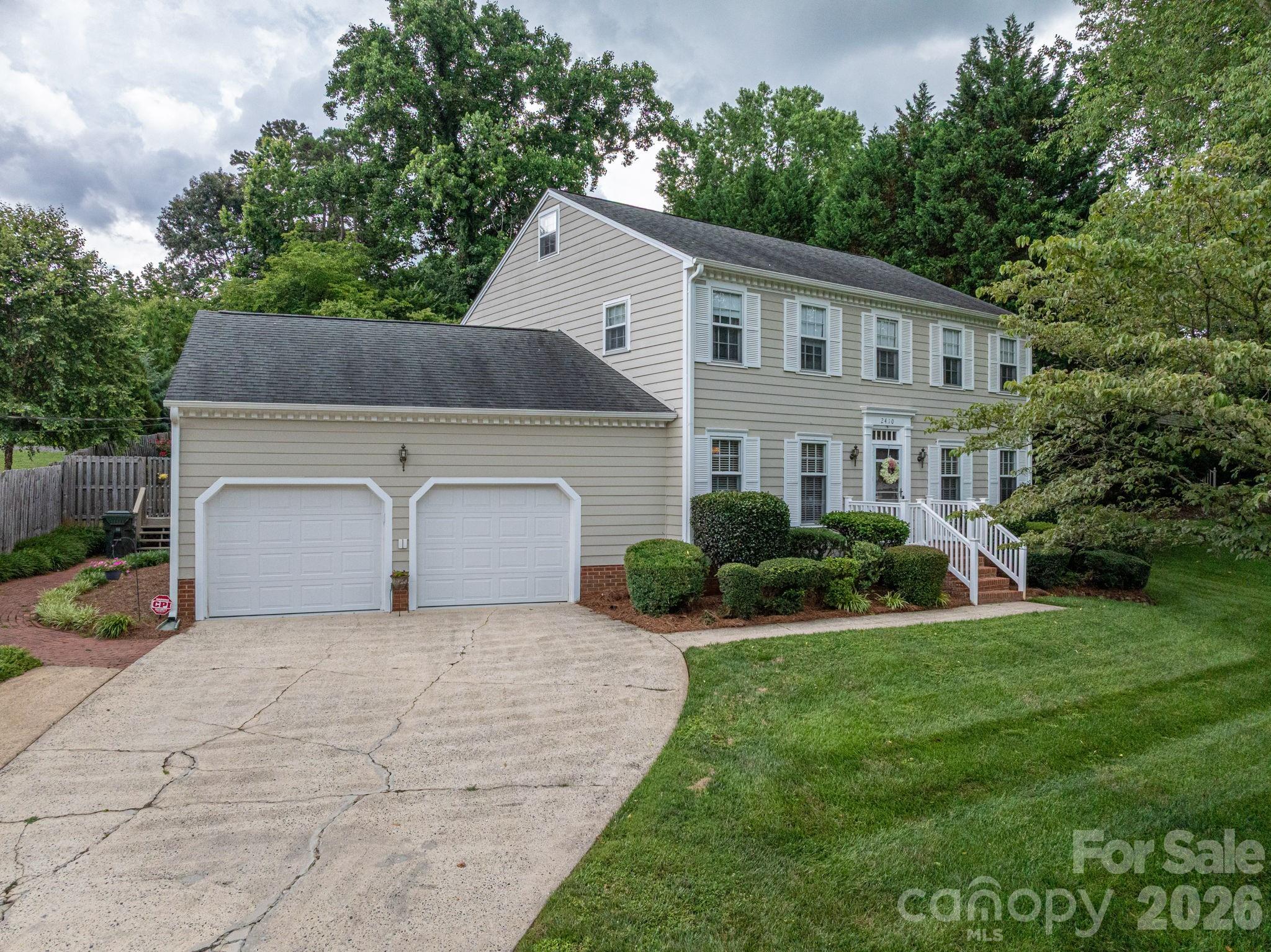 2410 Monticello Drive Property Photo 2