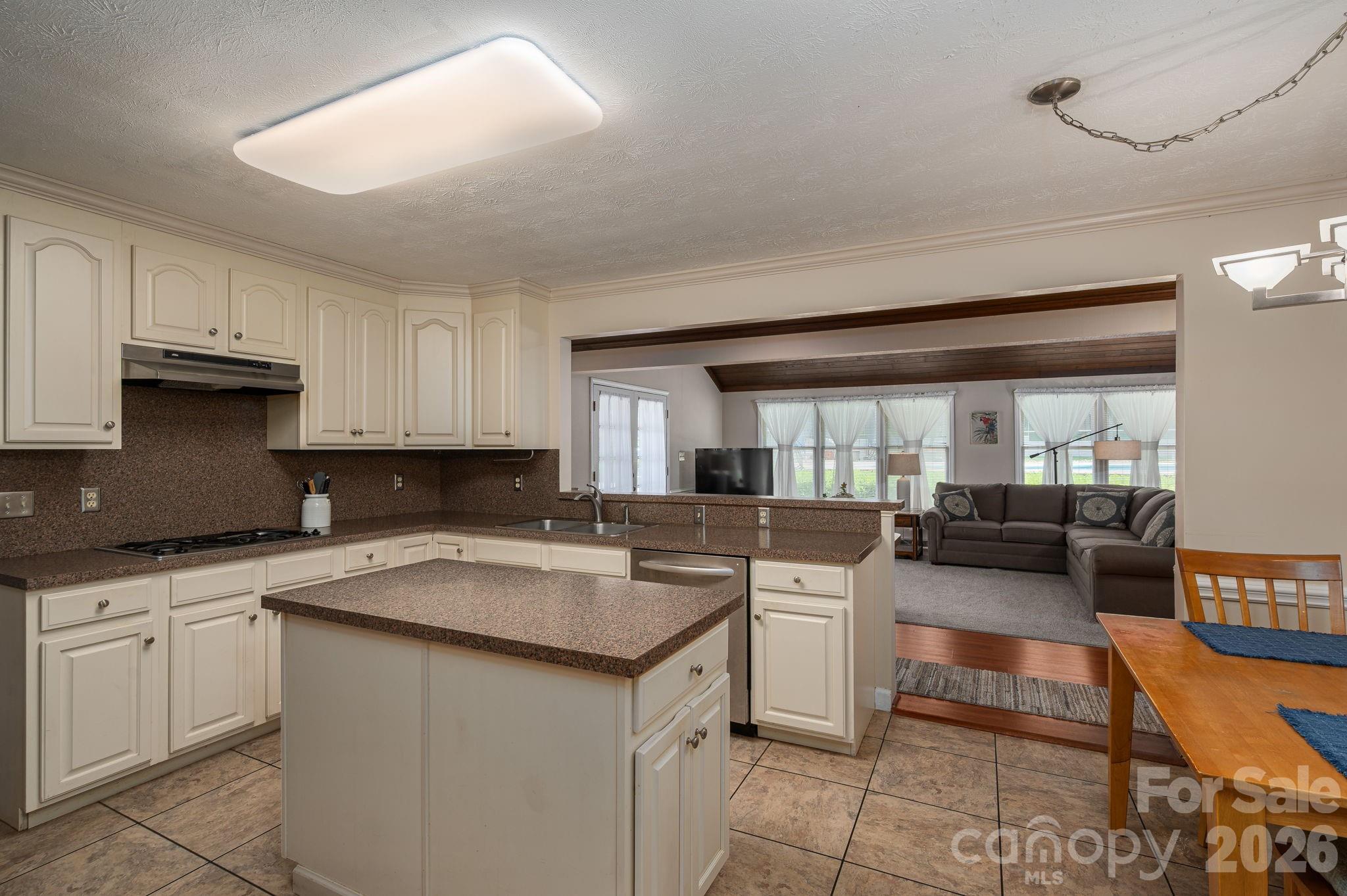 2410 Monticello Drive Property Photo 12