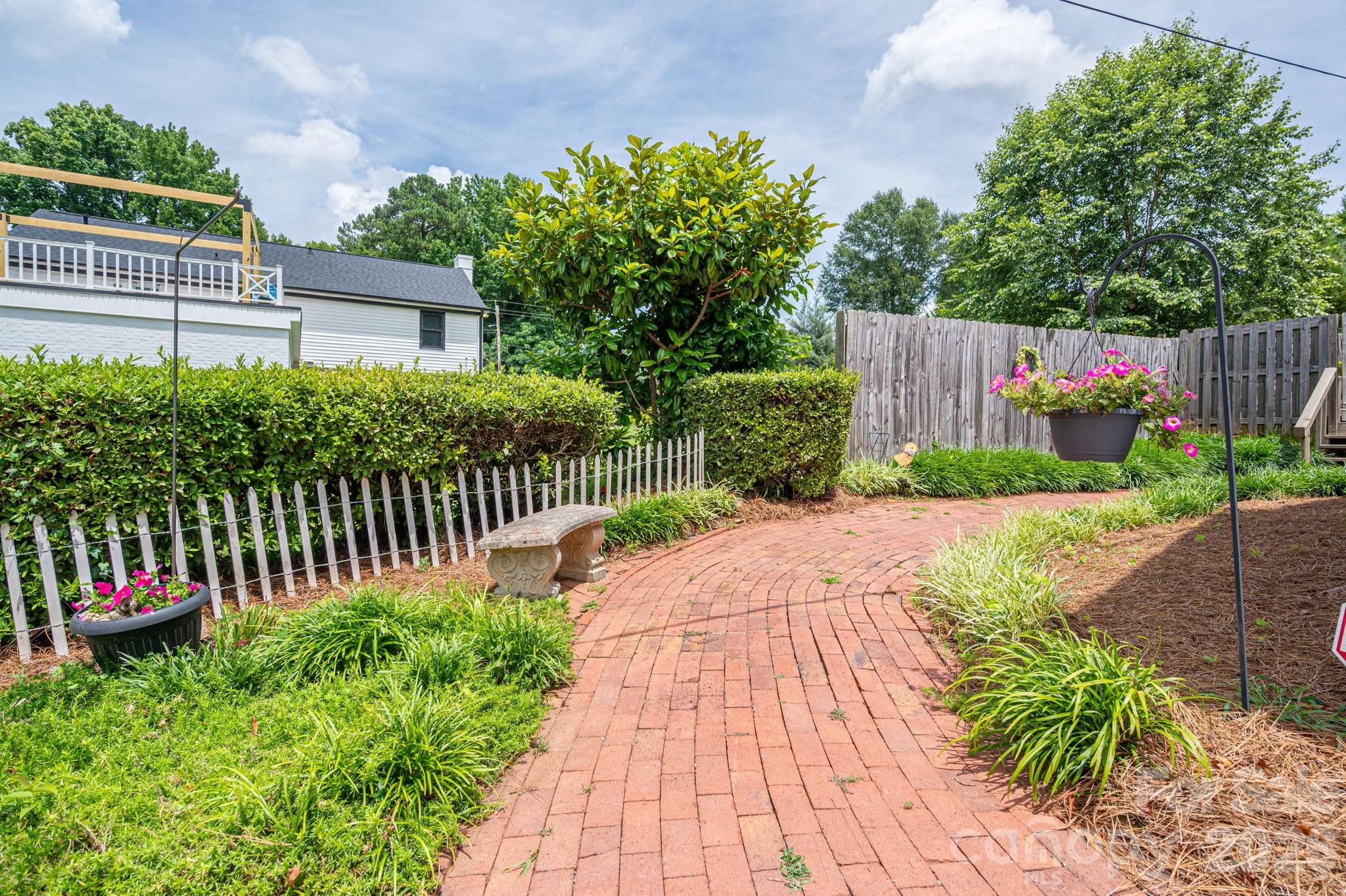 2410 Monticello Drive Property Photo 44