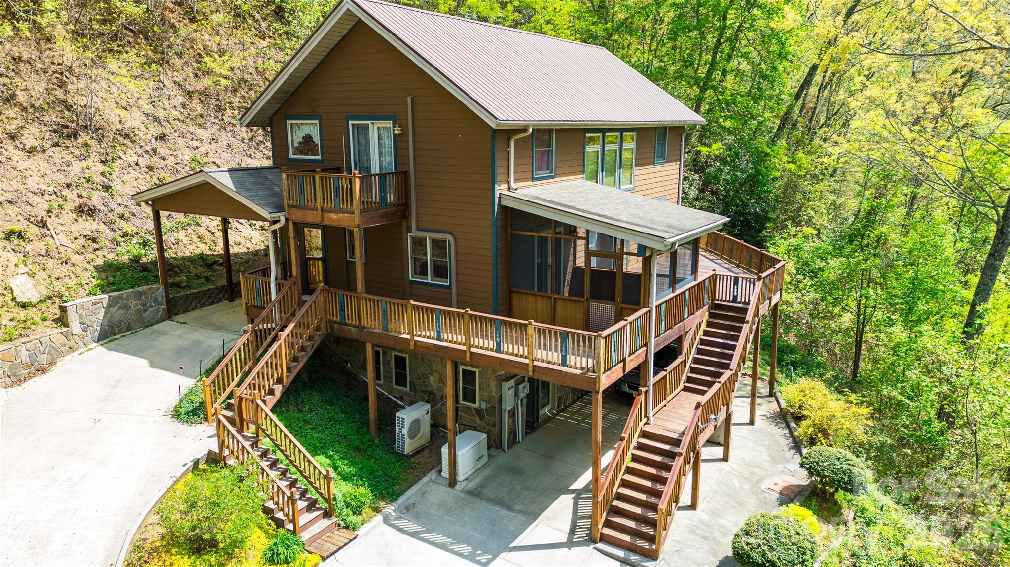 1602 Forest Run Road Property Photo 3