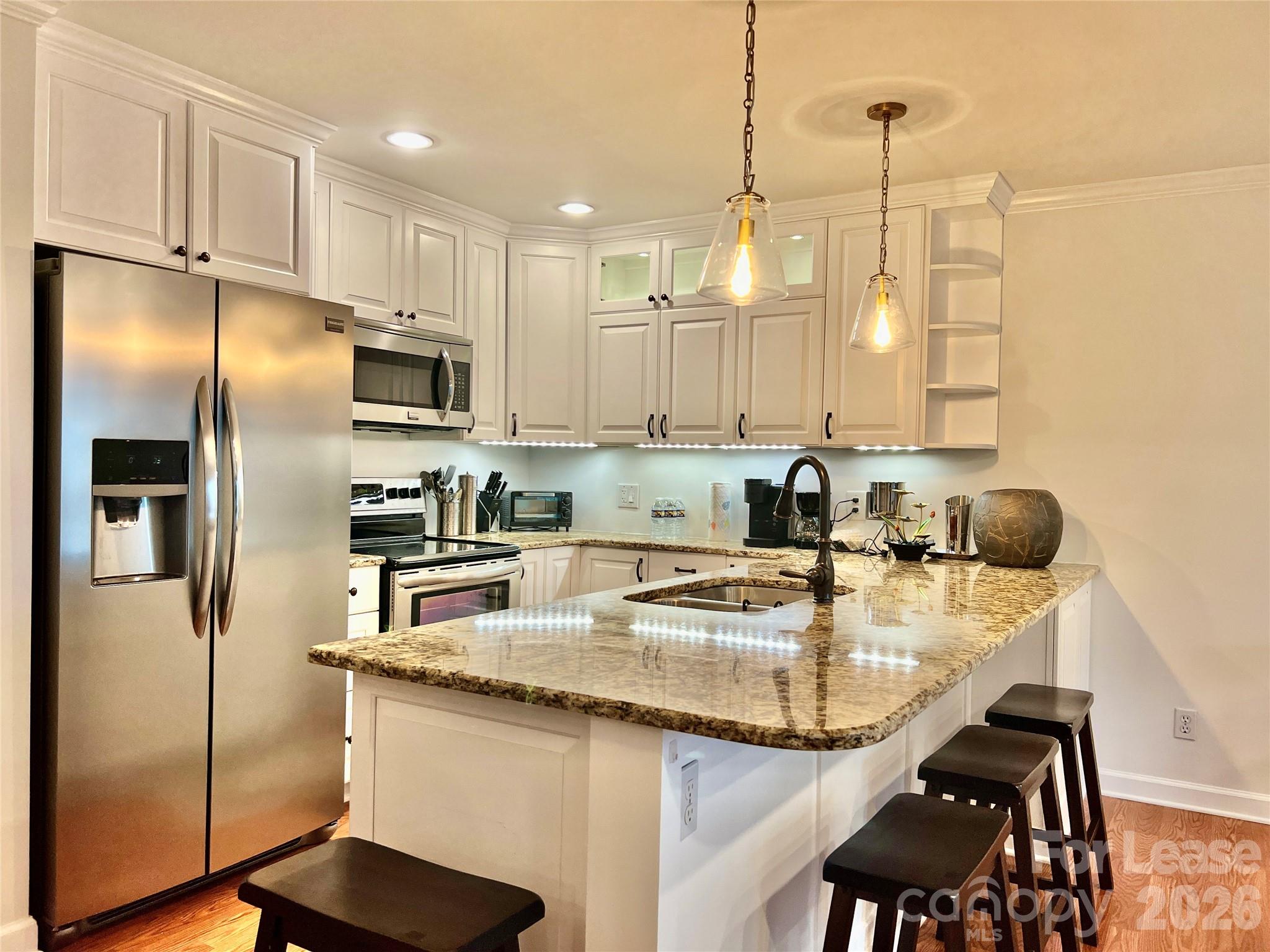 1323 Queens Road 417 Property Photo 1