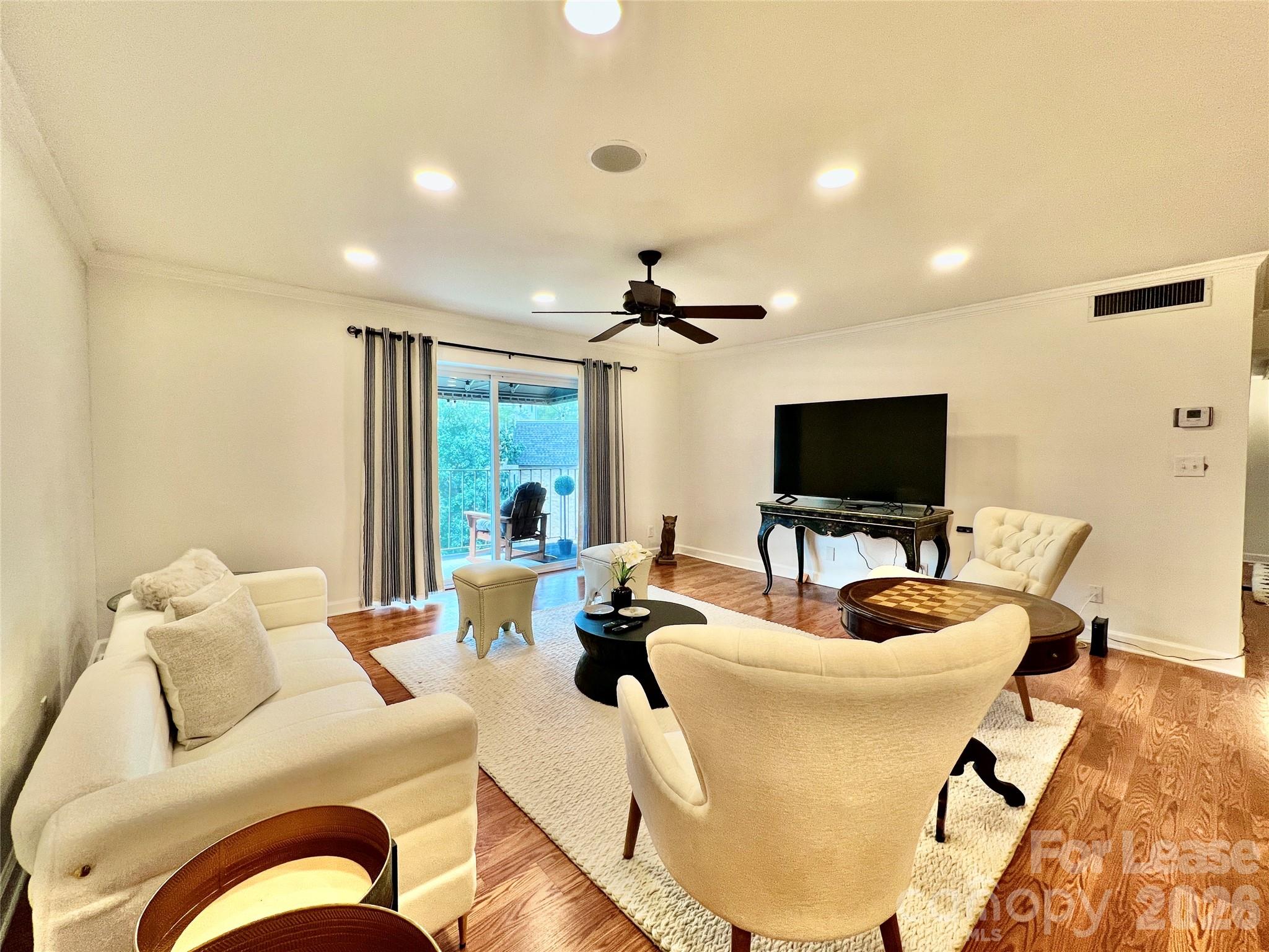 1323 Queens Road 417 Property Photo 7