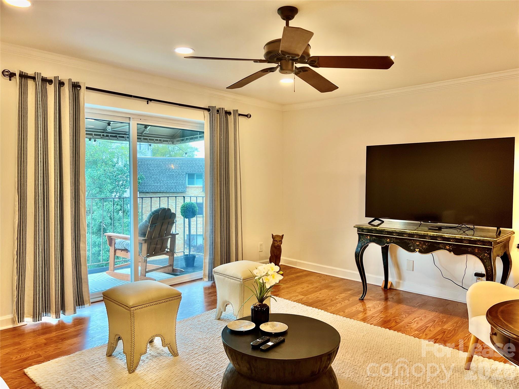 1323 Queens Road 417 Property Photo 8
