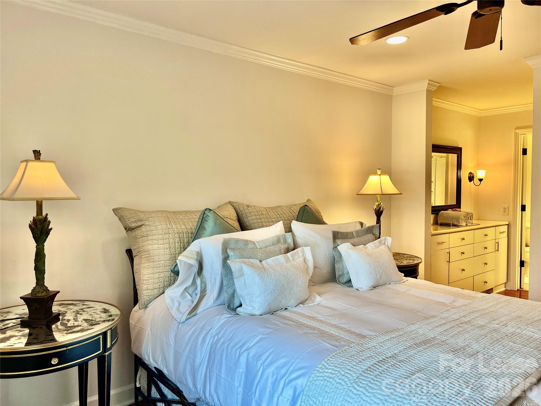1323 Queens Road 417 Property Photo 13