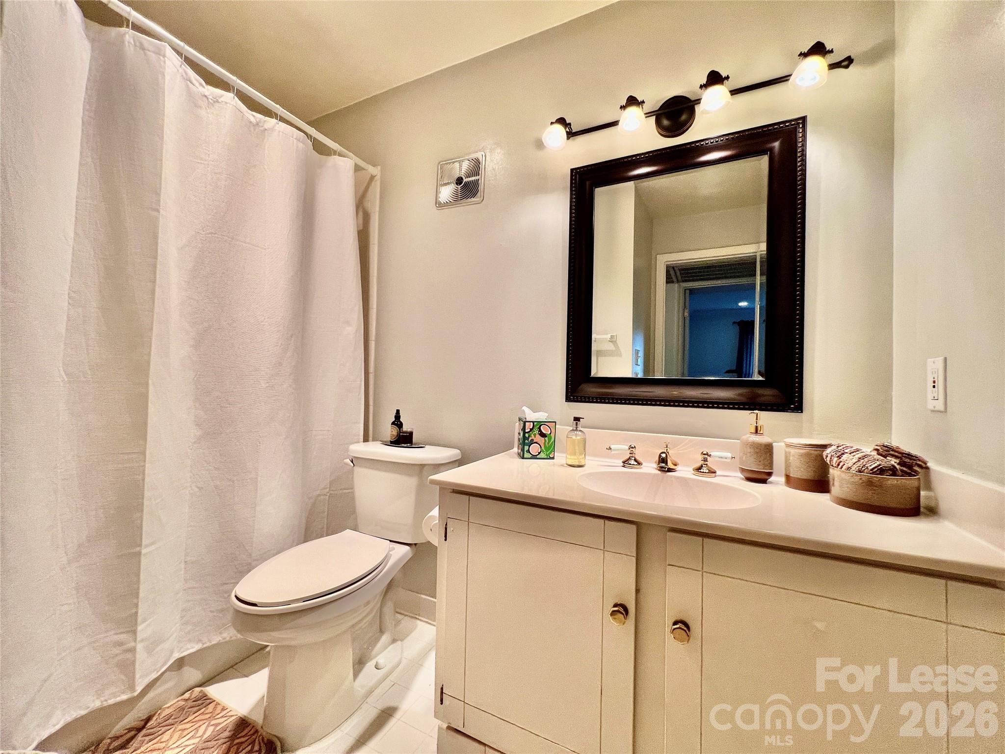 1323 Queens Road 417 Property Photo 20