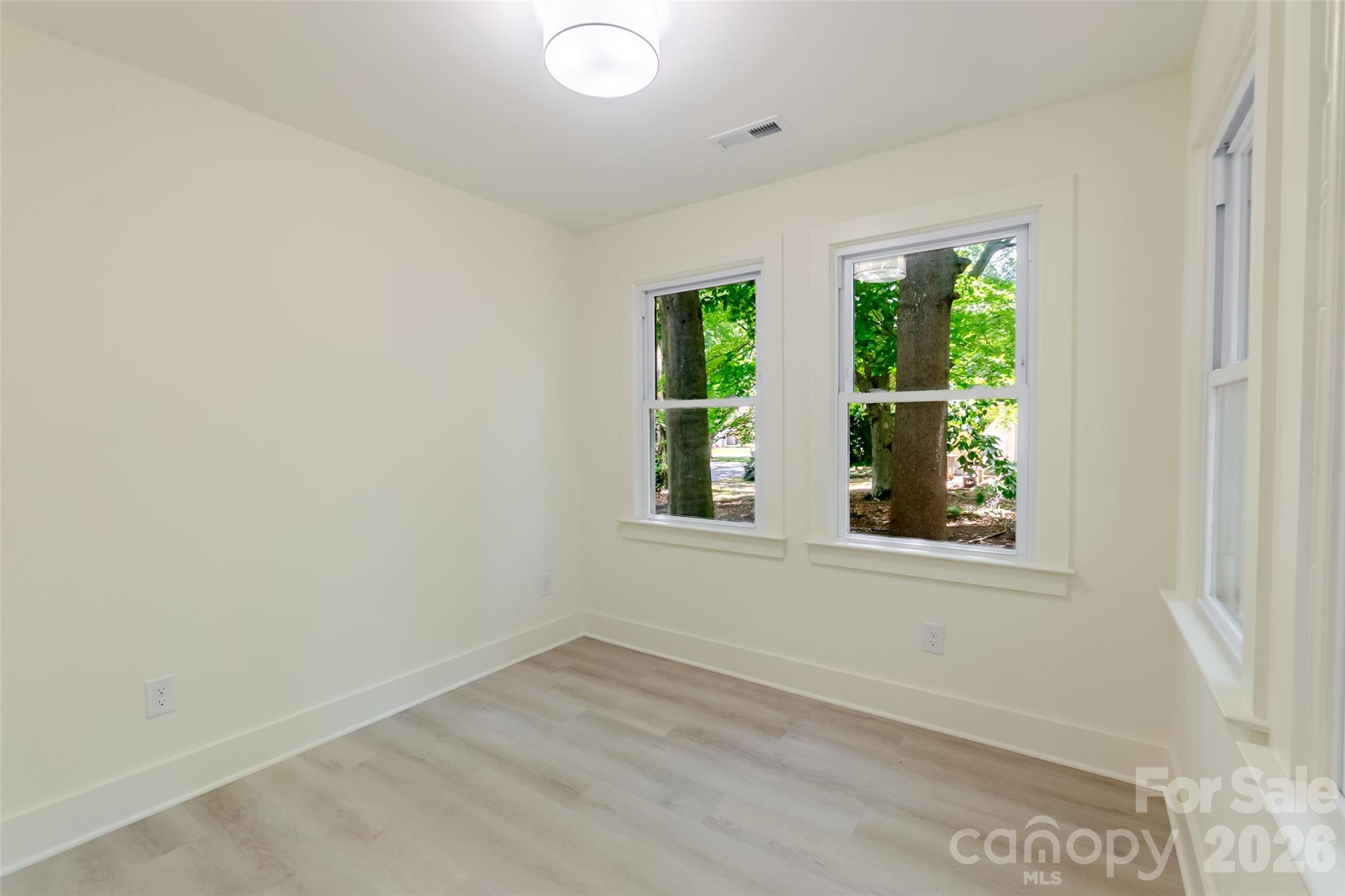 1501 Mccormick Avenue Property Photo 20