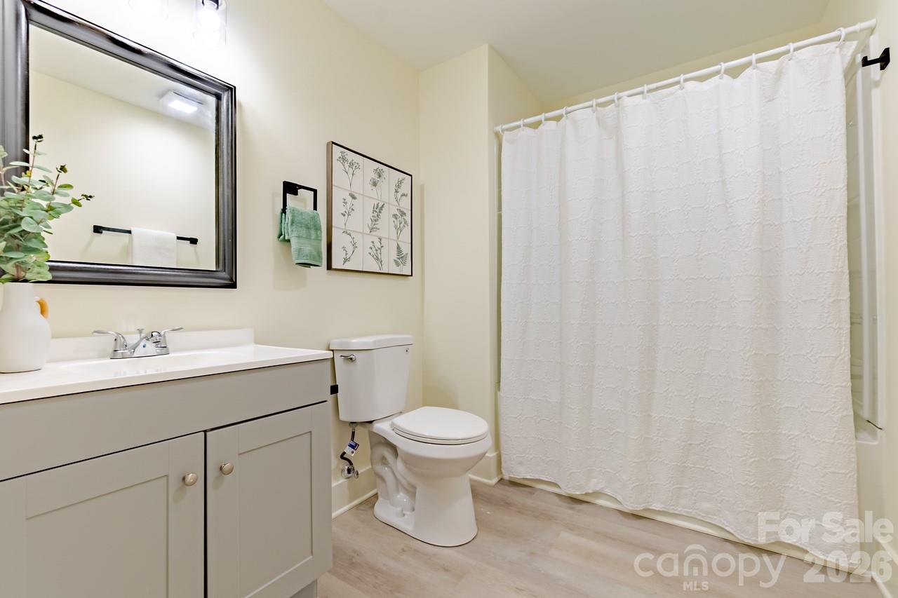 1501 Mccormick Avenue Property Photo 22