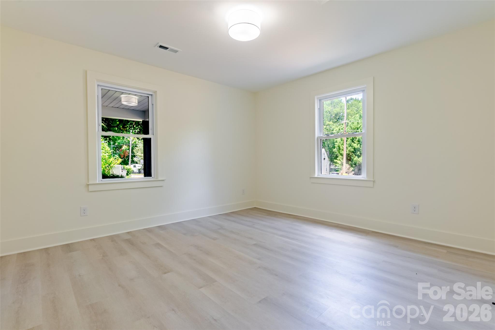 1501 Mccormick Avenue Property Photo 24