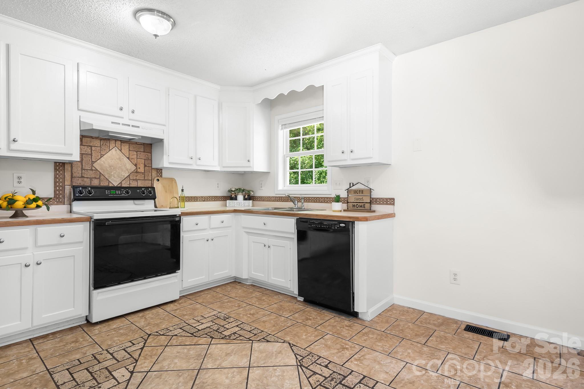 218 Vernon Street Property Photo 7