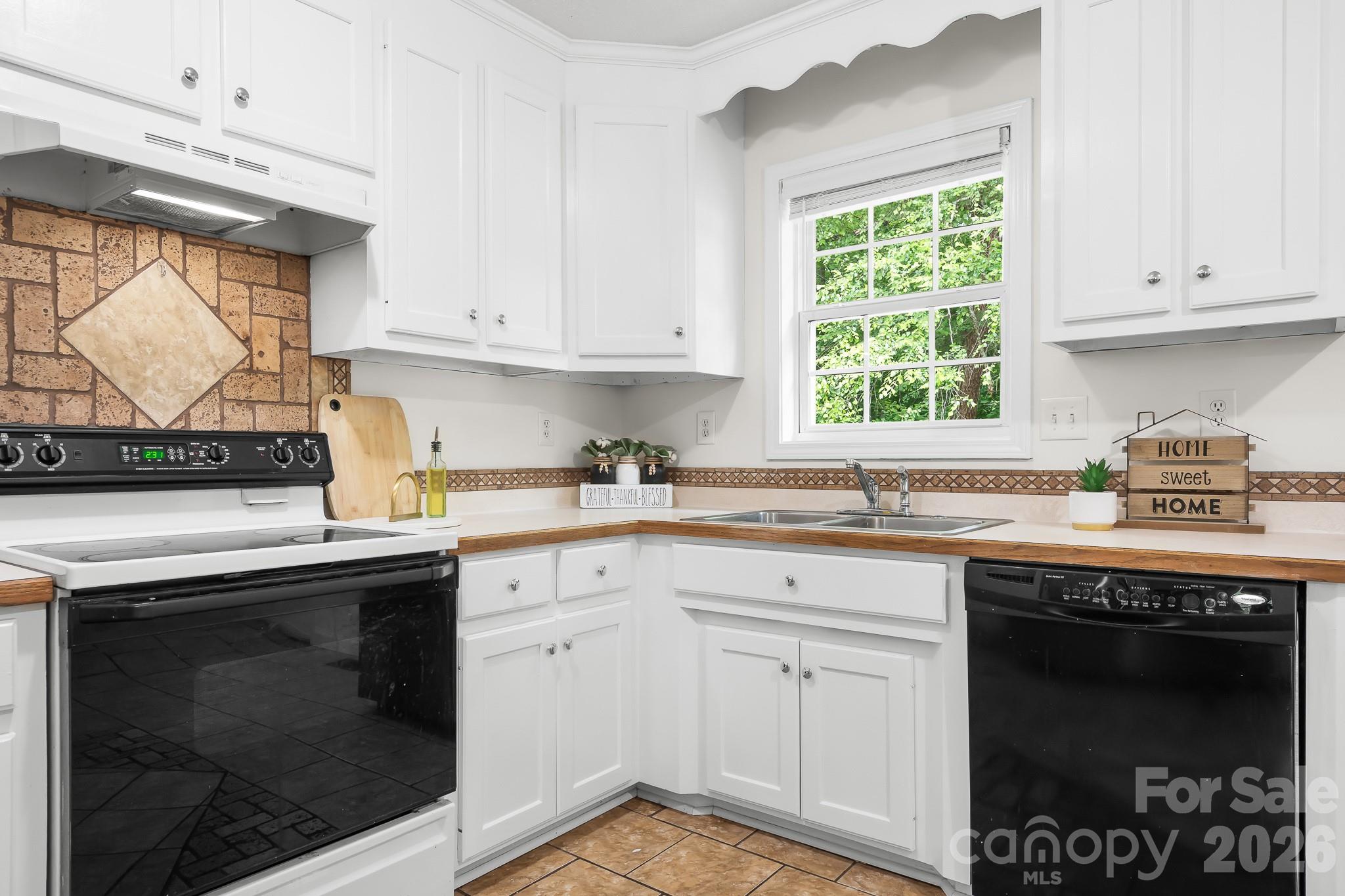 218 Vernon Street Property Photo 8