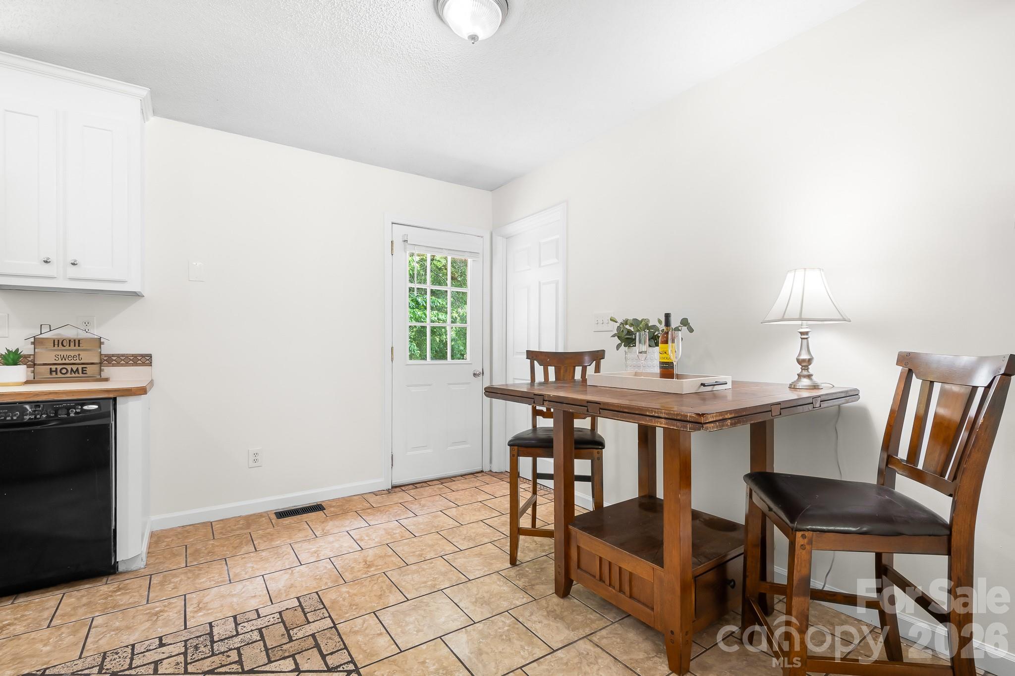218 Vernon Street Property Photo 10