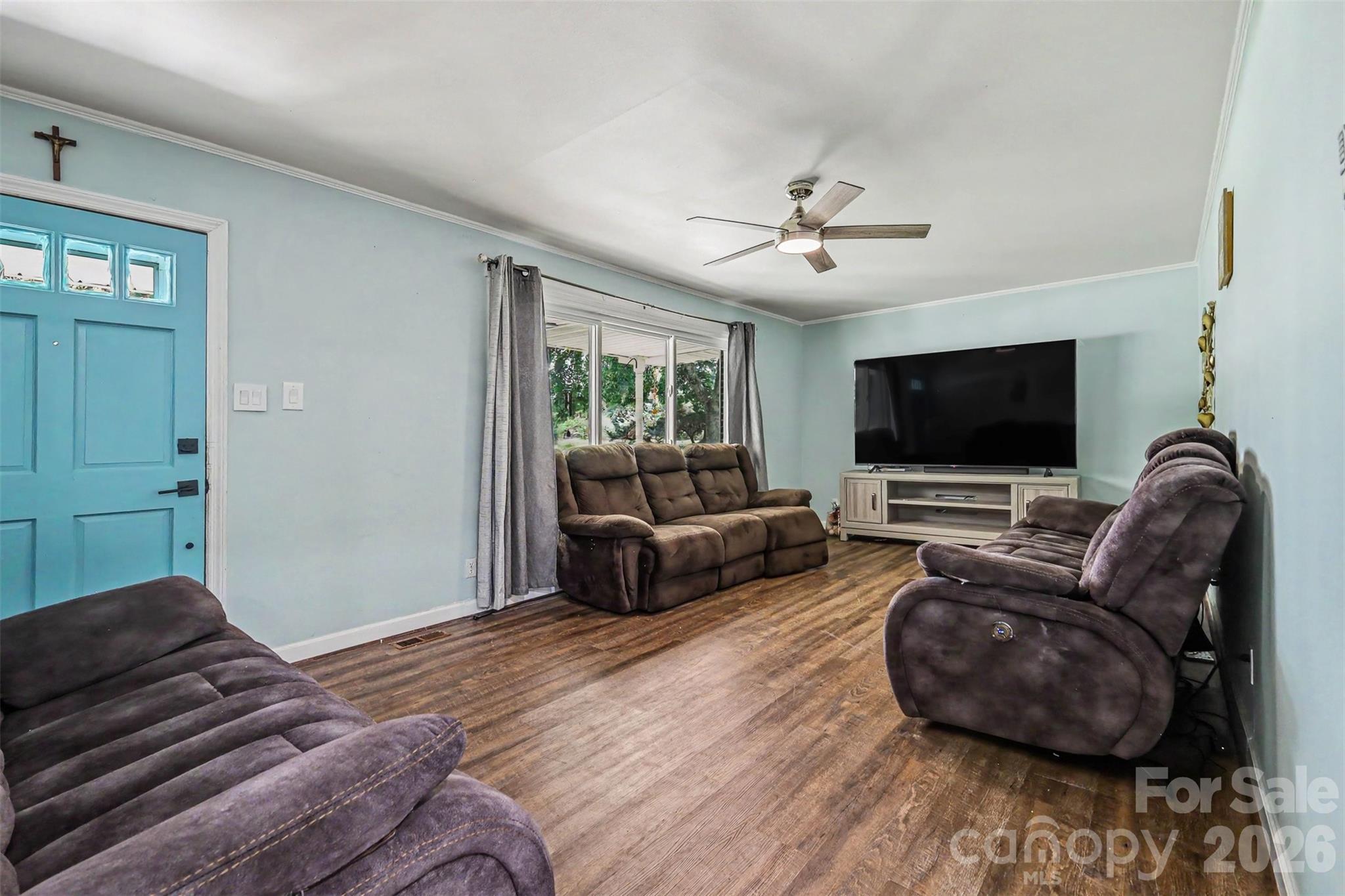 953 Twin Lakes Road Property Photo 3