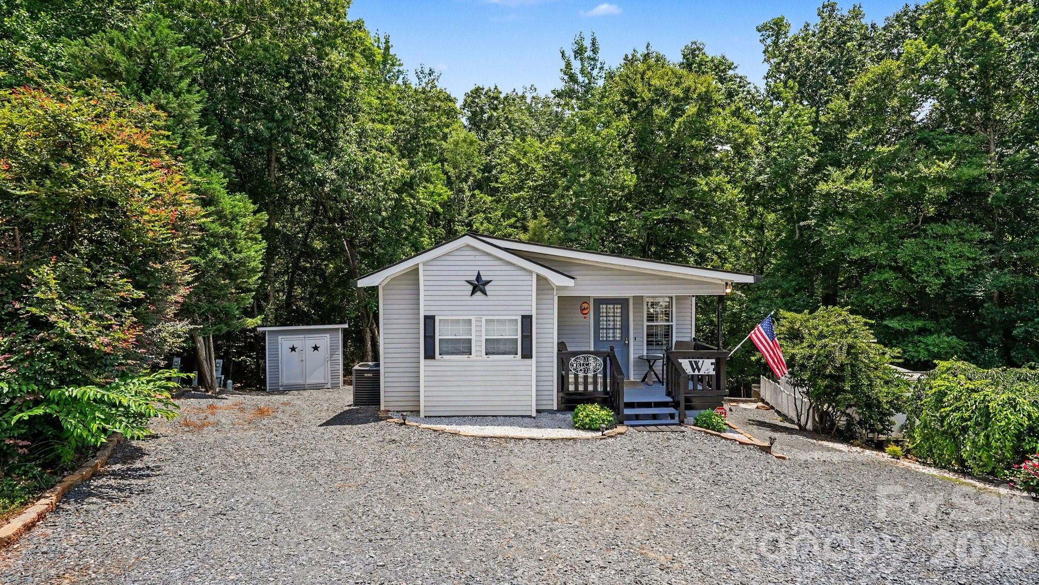 113 Lake View Drive Property Photo 3