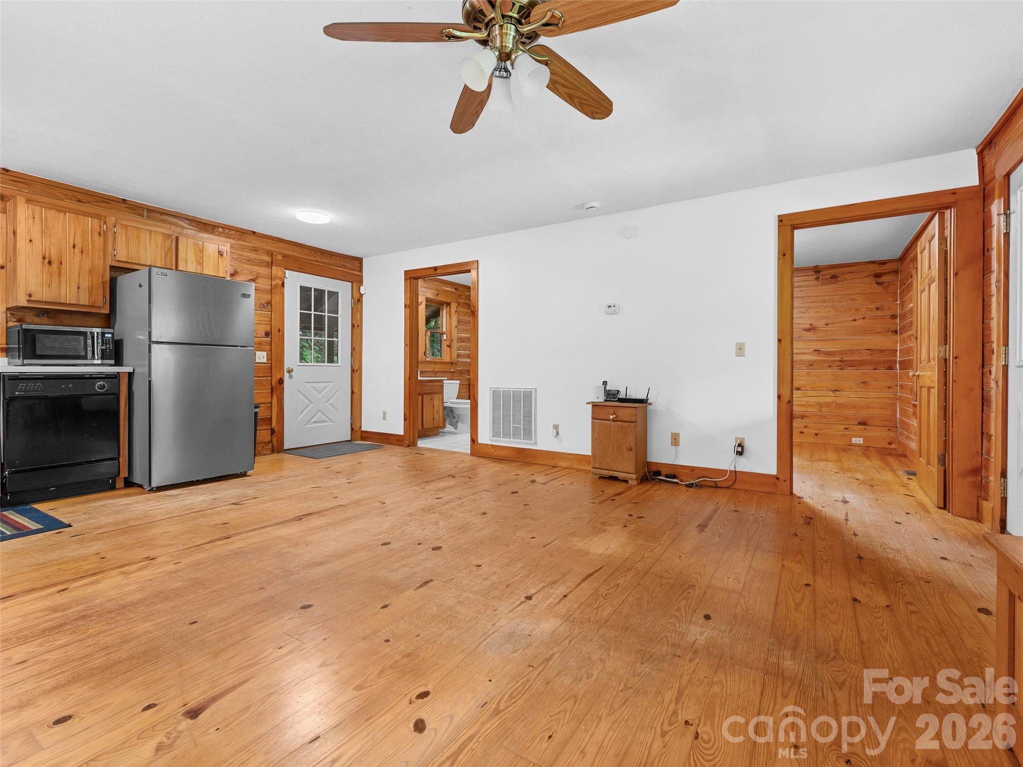549 Henderson Street Property Photo 6