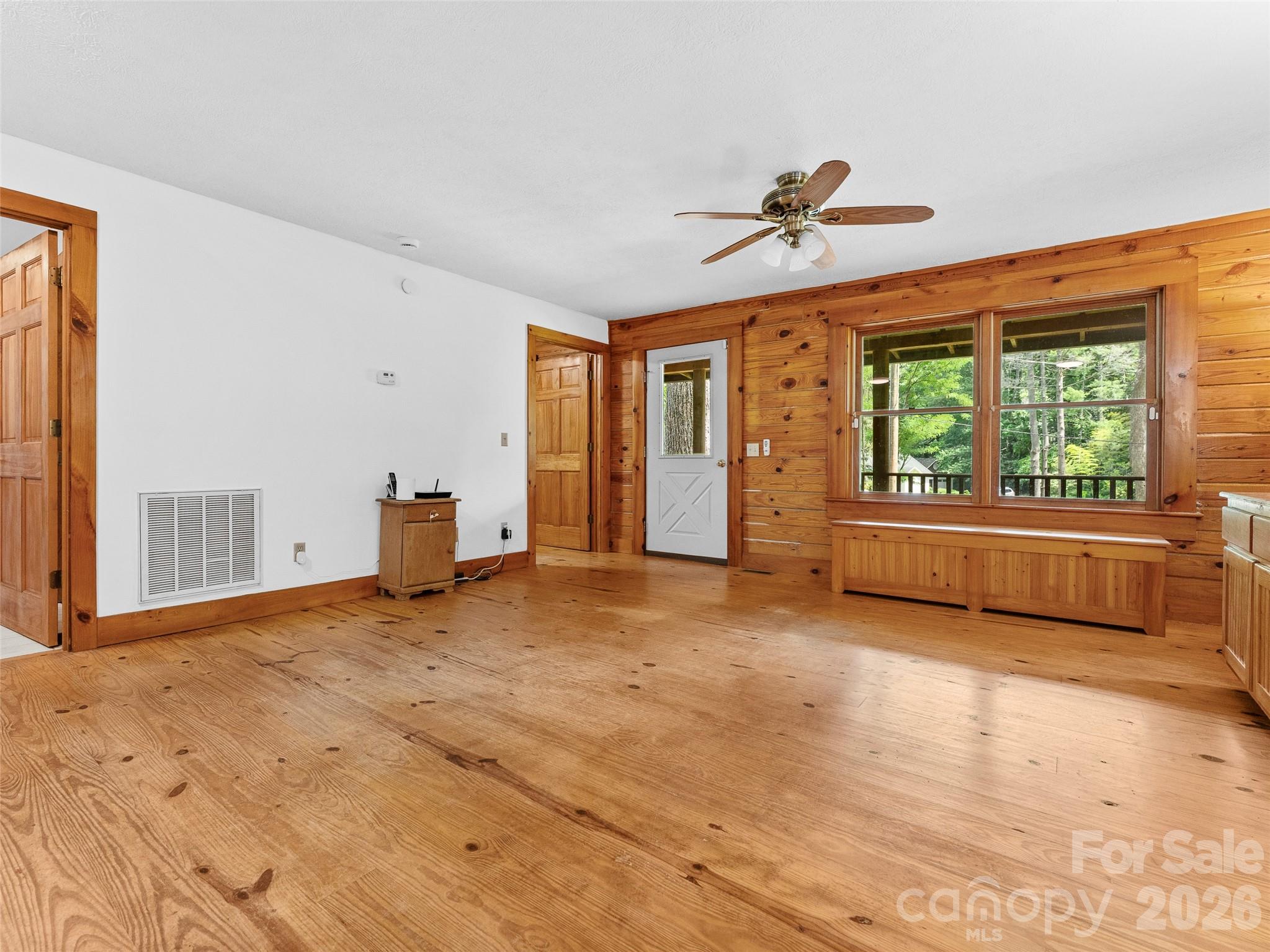 549 Henderson Street Property Photo 7