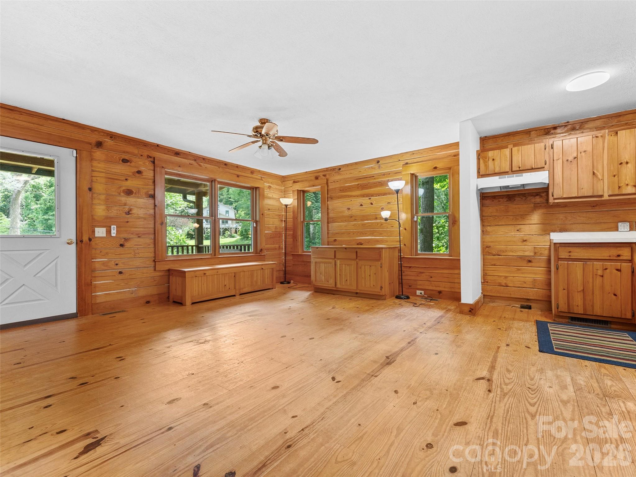 549 Henderson Street Property Photo 8