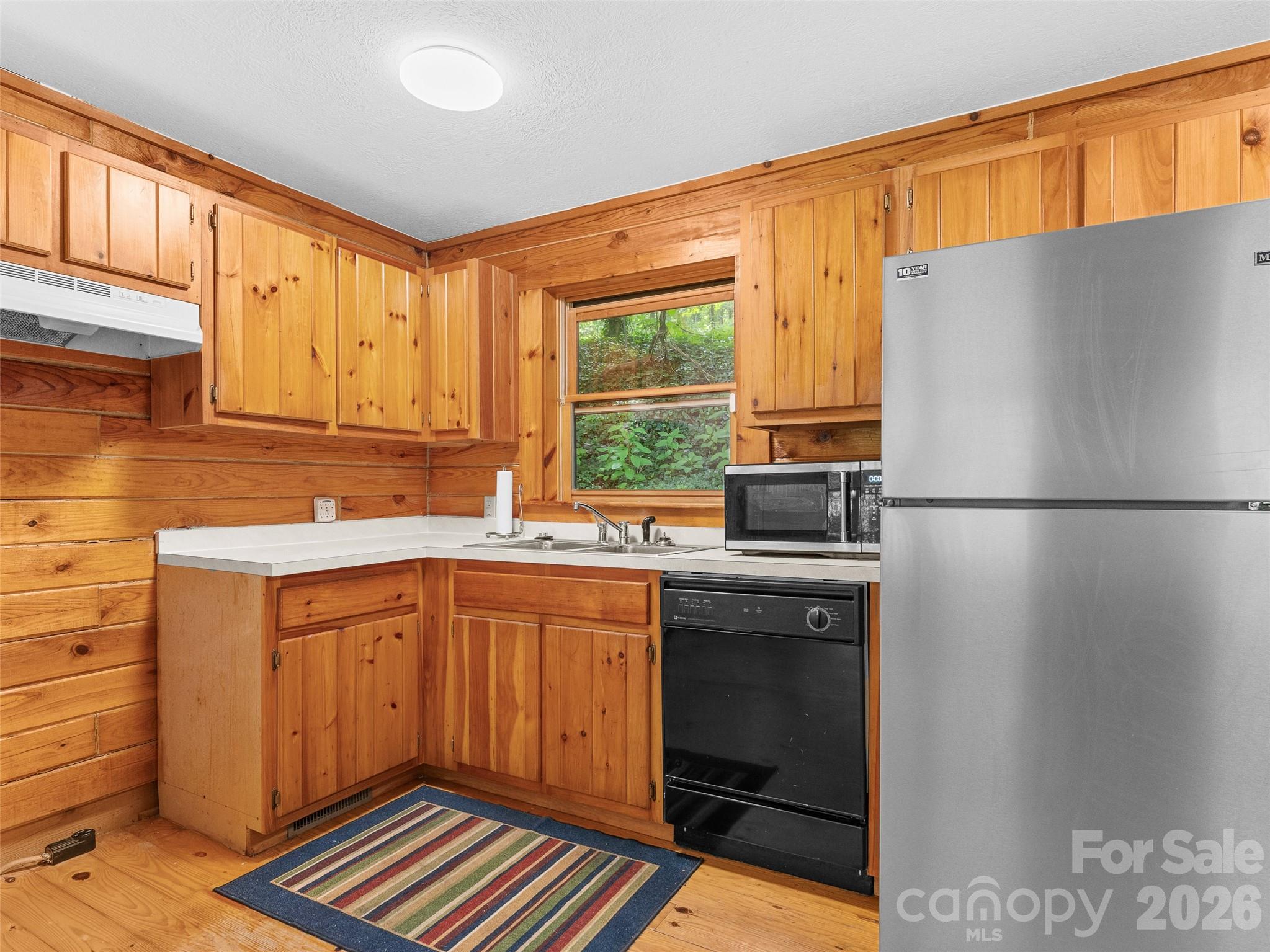 549 Henderson Street Property Photo 9