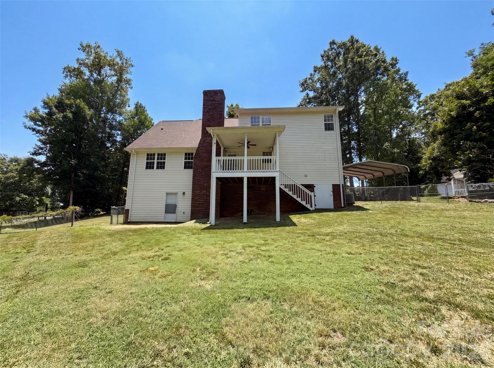311 Hickory Wood Drive Property Photo 5