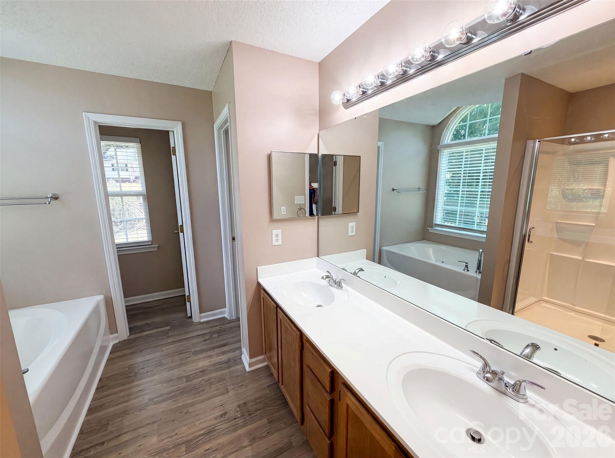 311 Hickory Wood Drive Property Photo 12
