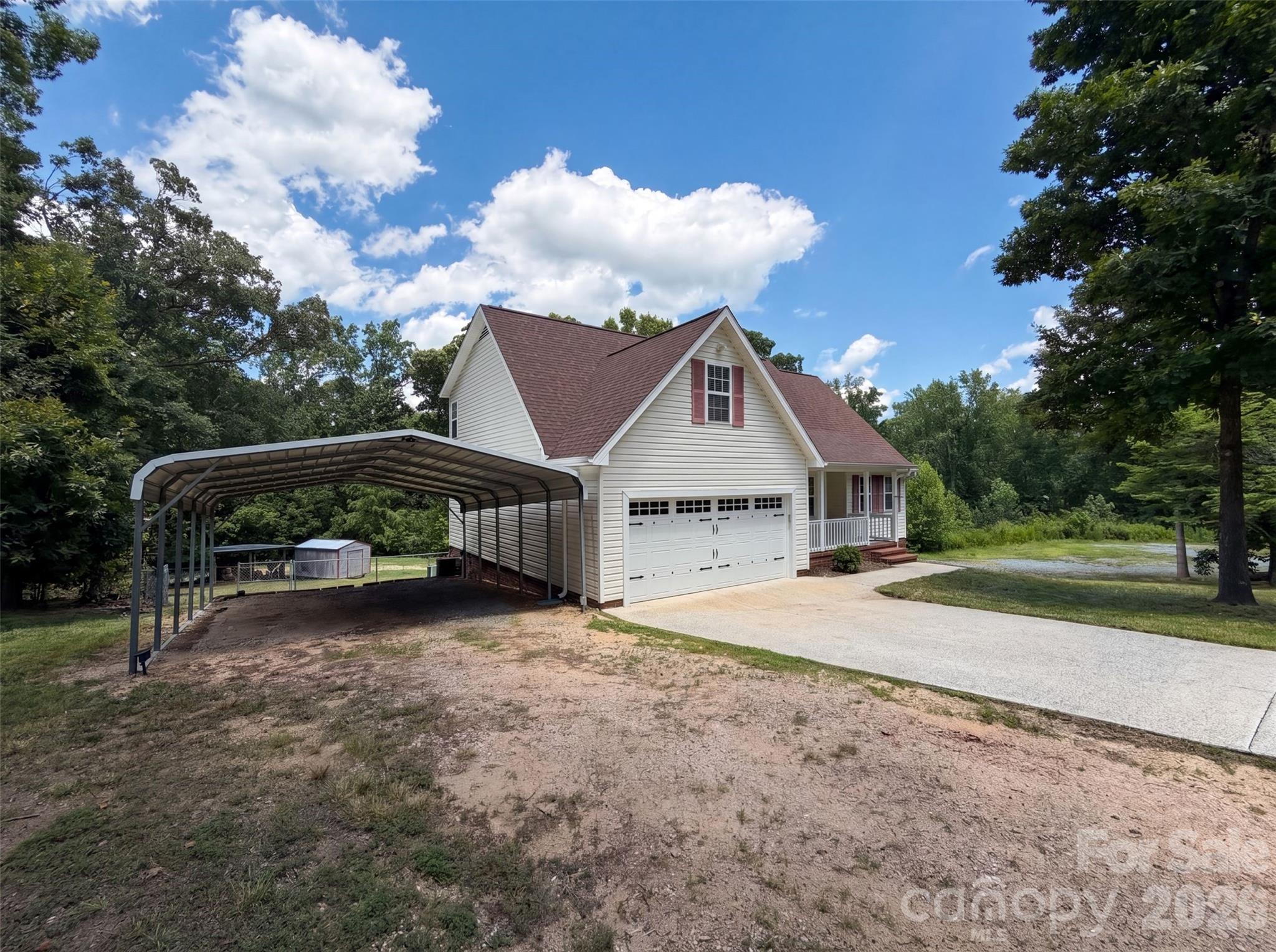 311 Hickory Wood Drive Property Photo 24