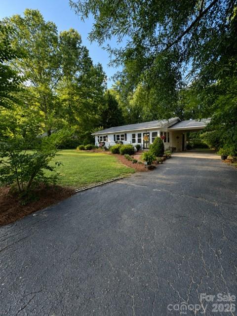 606 N Pine Lane Property Photo 3