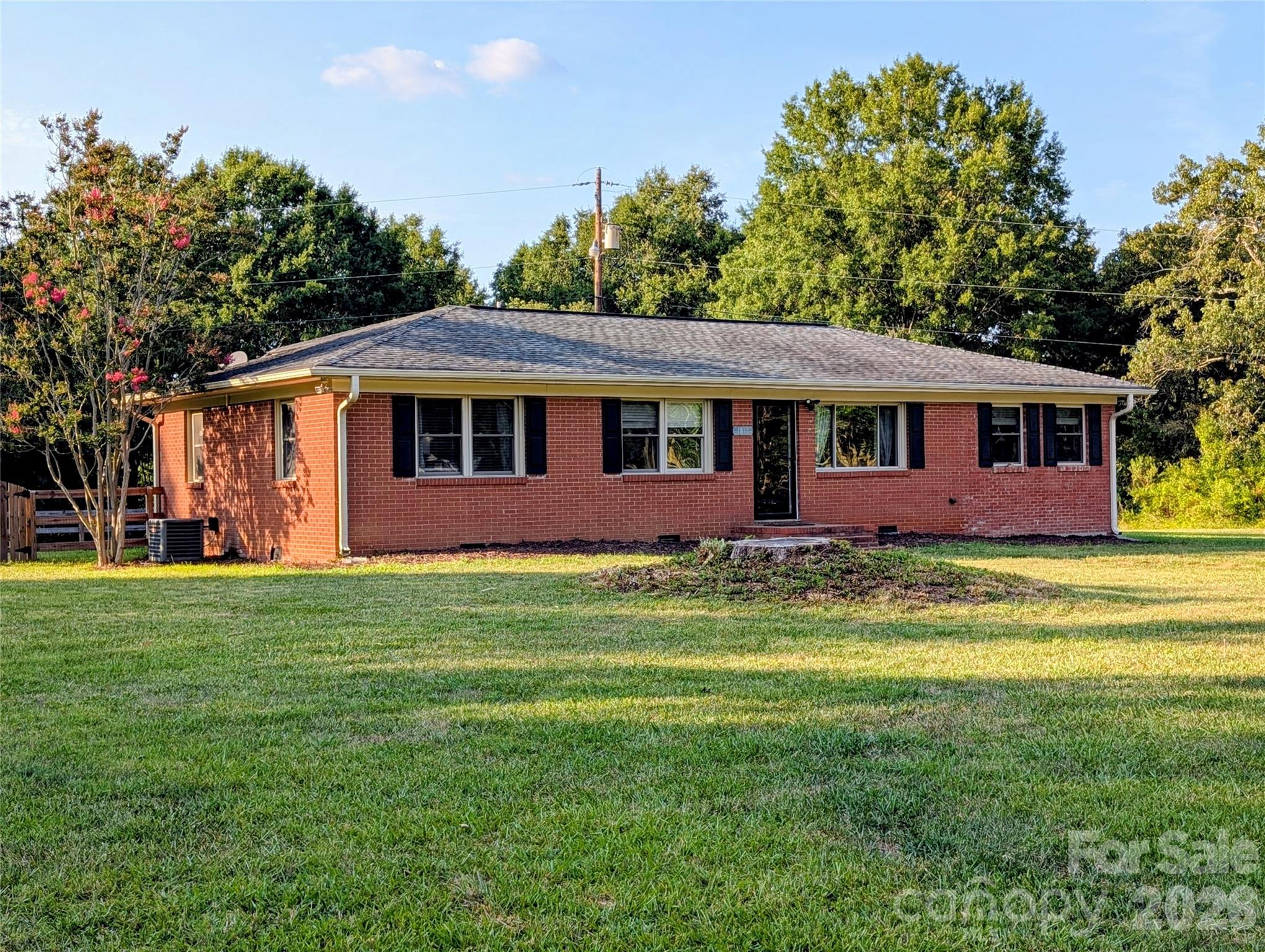 1812 Ruben Road Property Photo 1