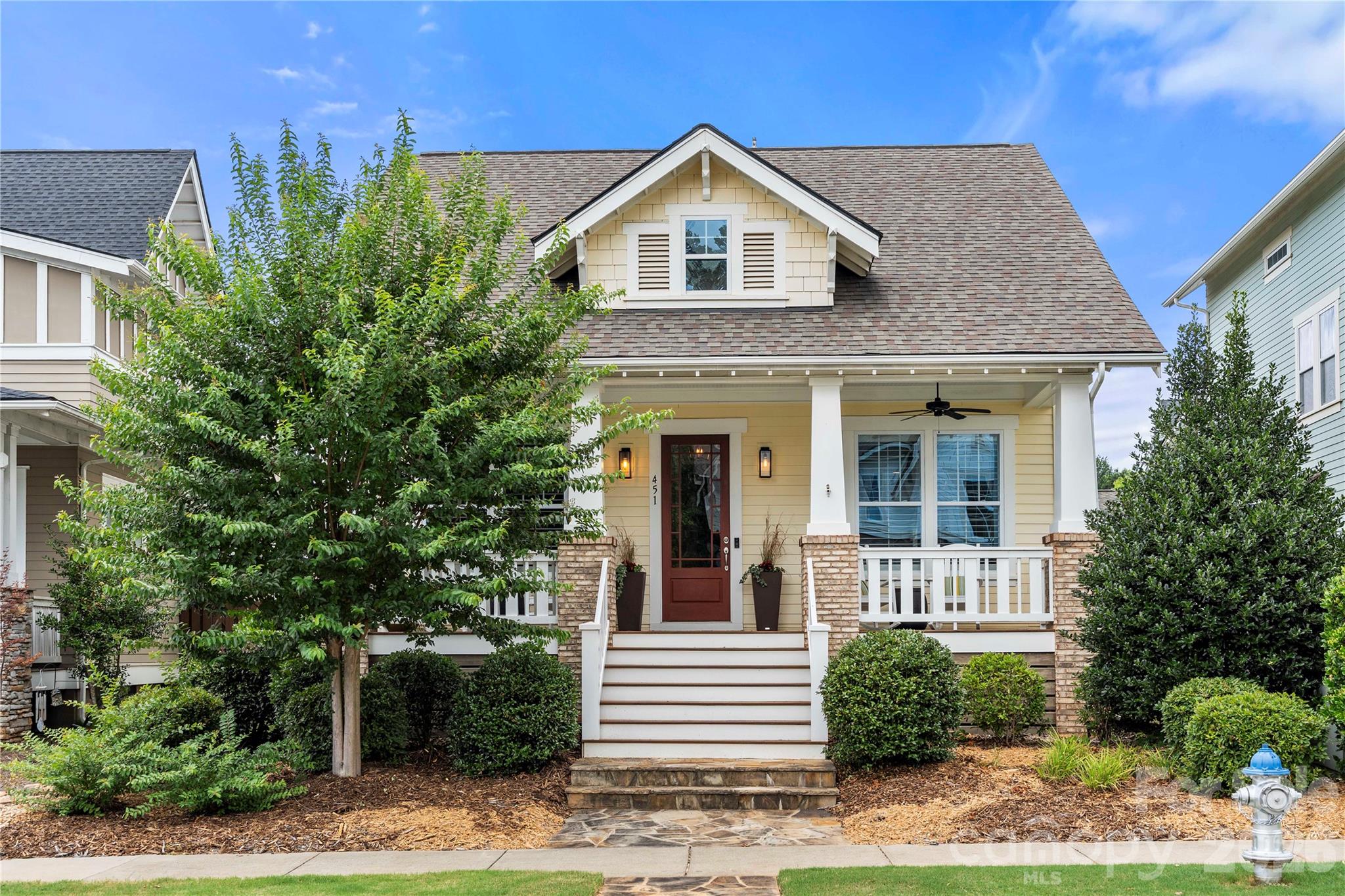 451 Luray Way Property Photo 4