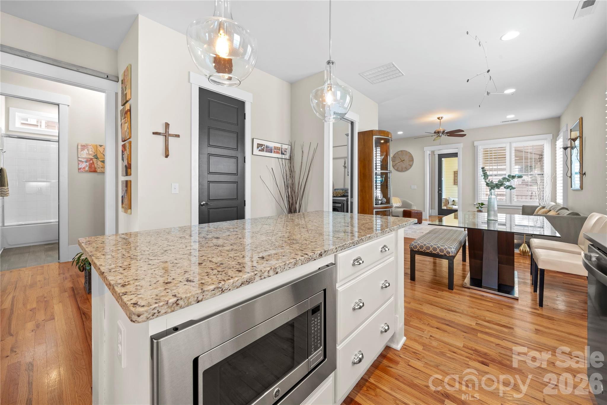 451 Luray Way Property Photo 16