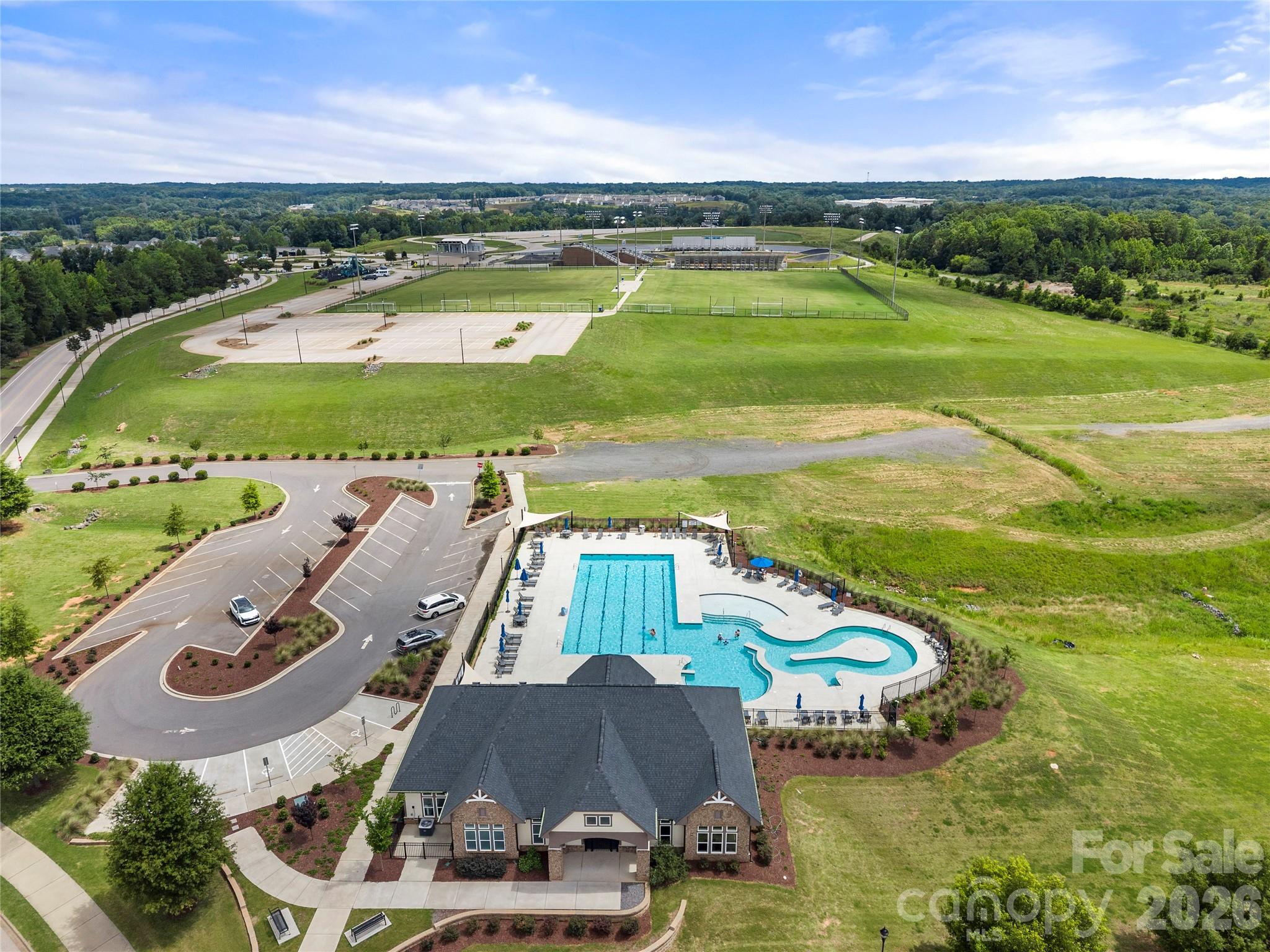 451 Luray Way Property Photo 41