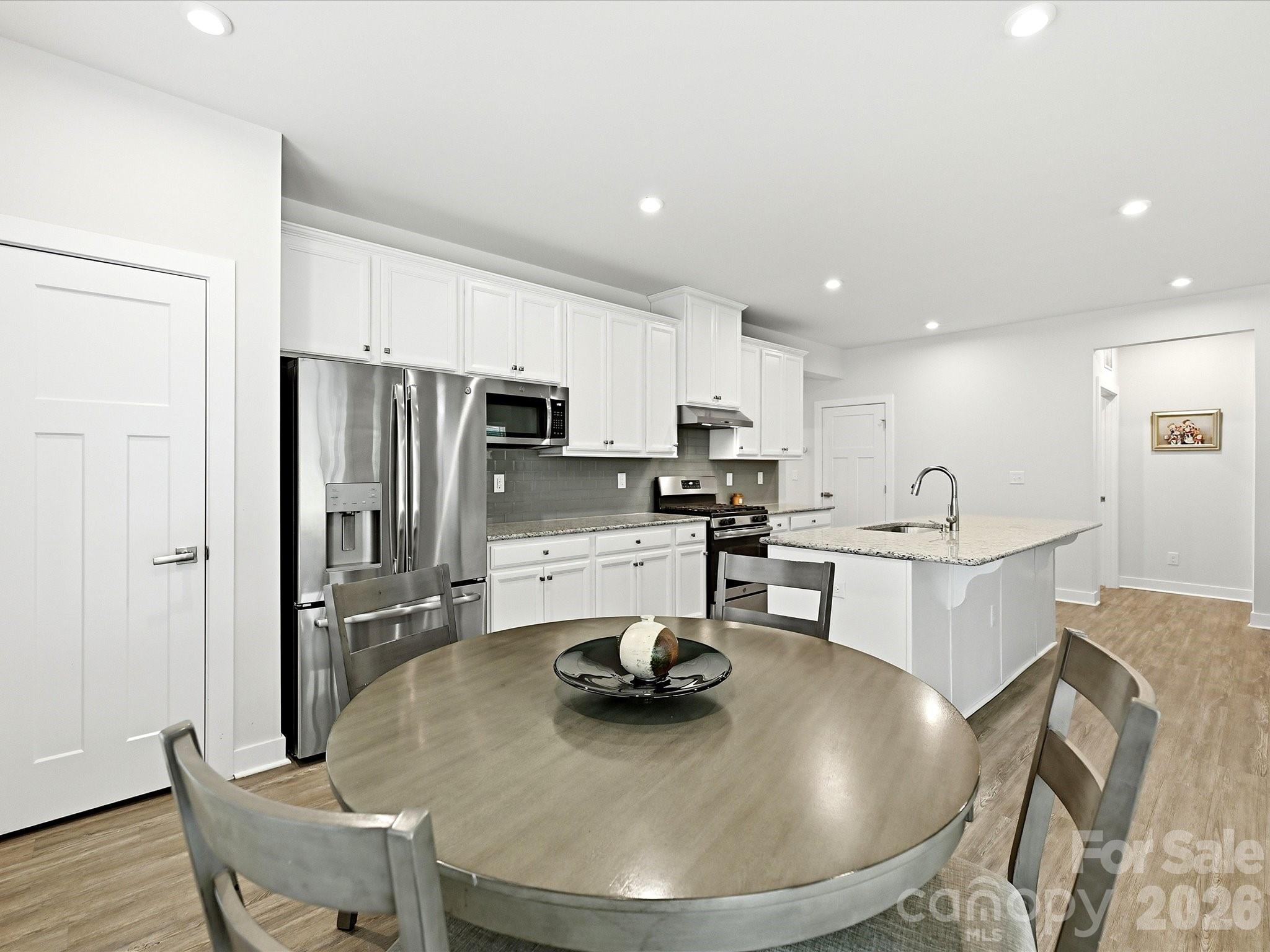 10038 Lilac Court Property Photo 11