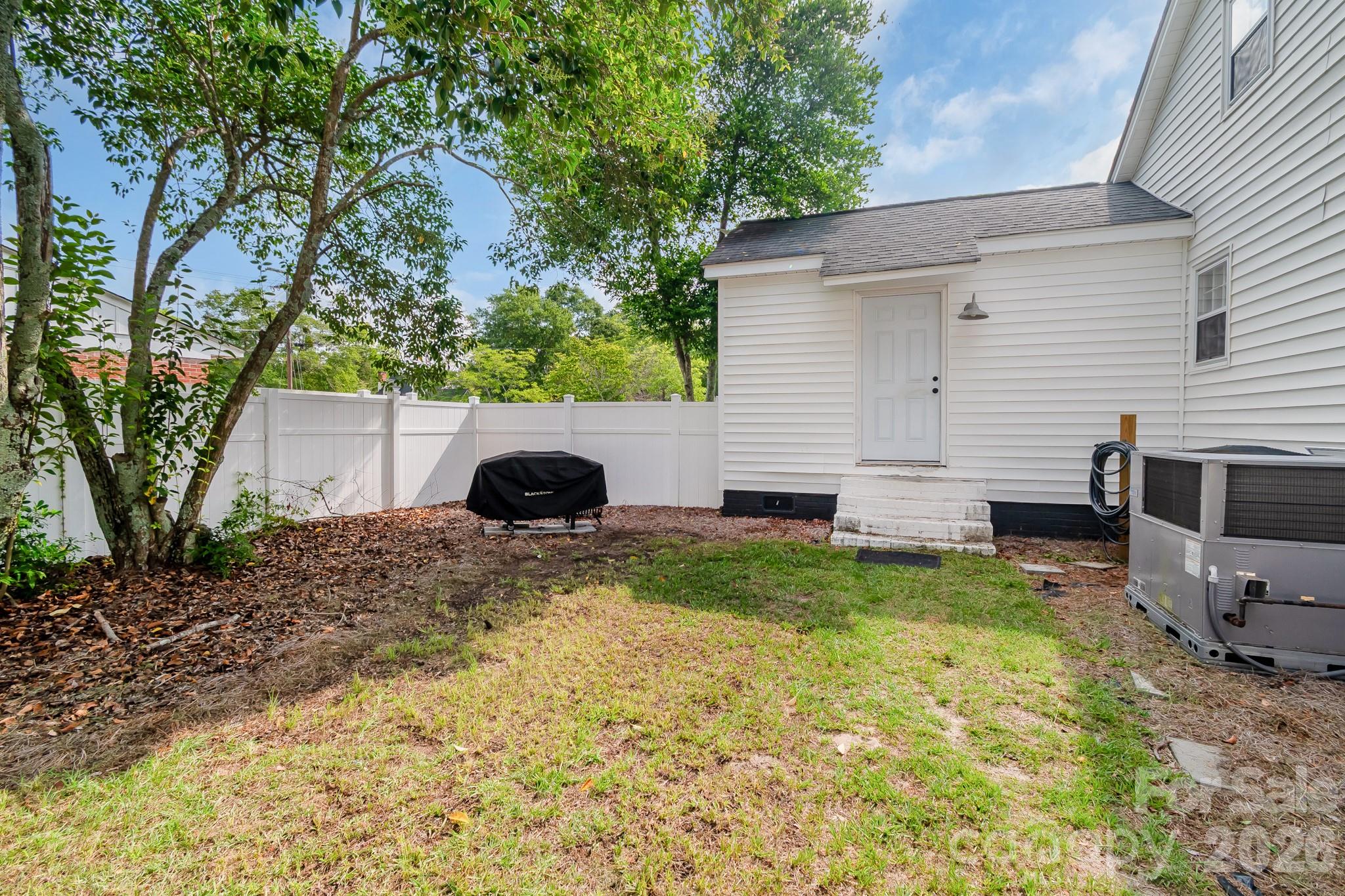 316 S Matson Street Property Photo 5